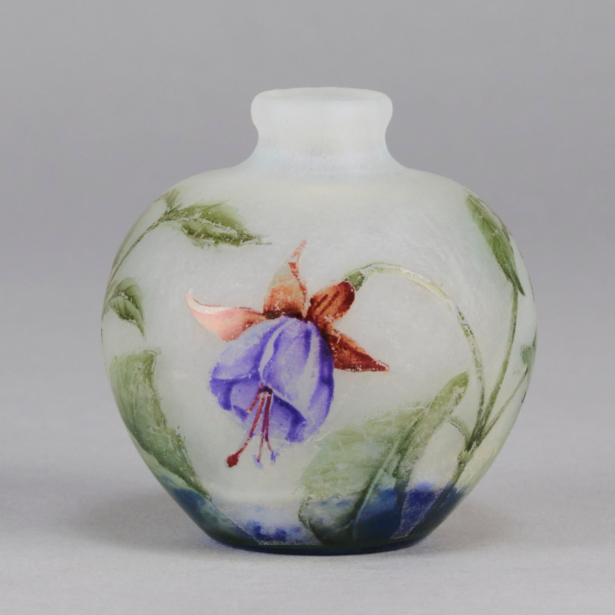 Vaso in vetro cammeo Art Nouveau del primo Novecento 