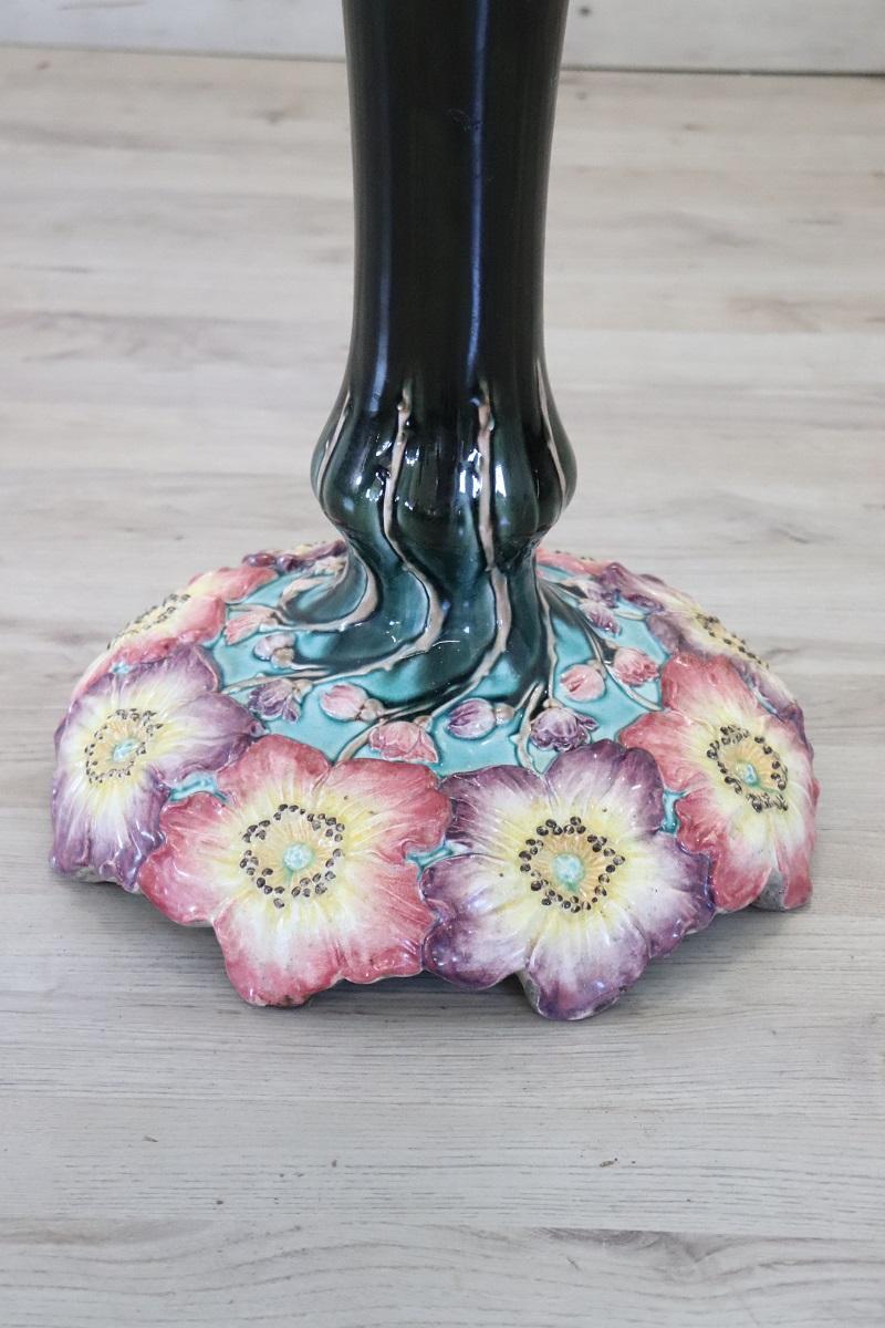 Early 20th Century Art Nouveau Column with Ceramic Vase In Fair Condition For Sale In Casale Monferrato, IT