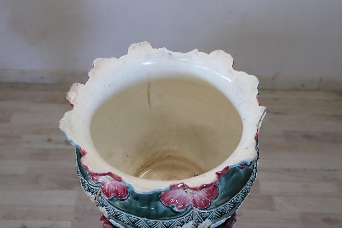 Early 20th Century Art Nouveau Column with Ceramic Vase For Sale 1