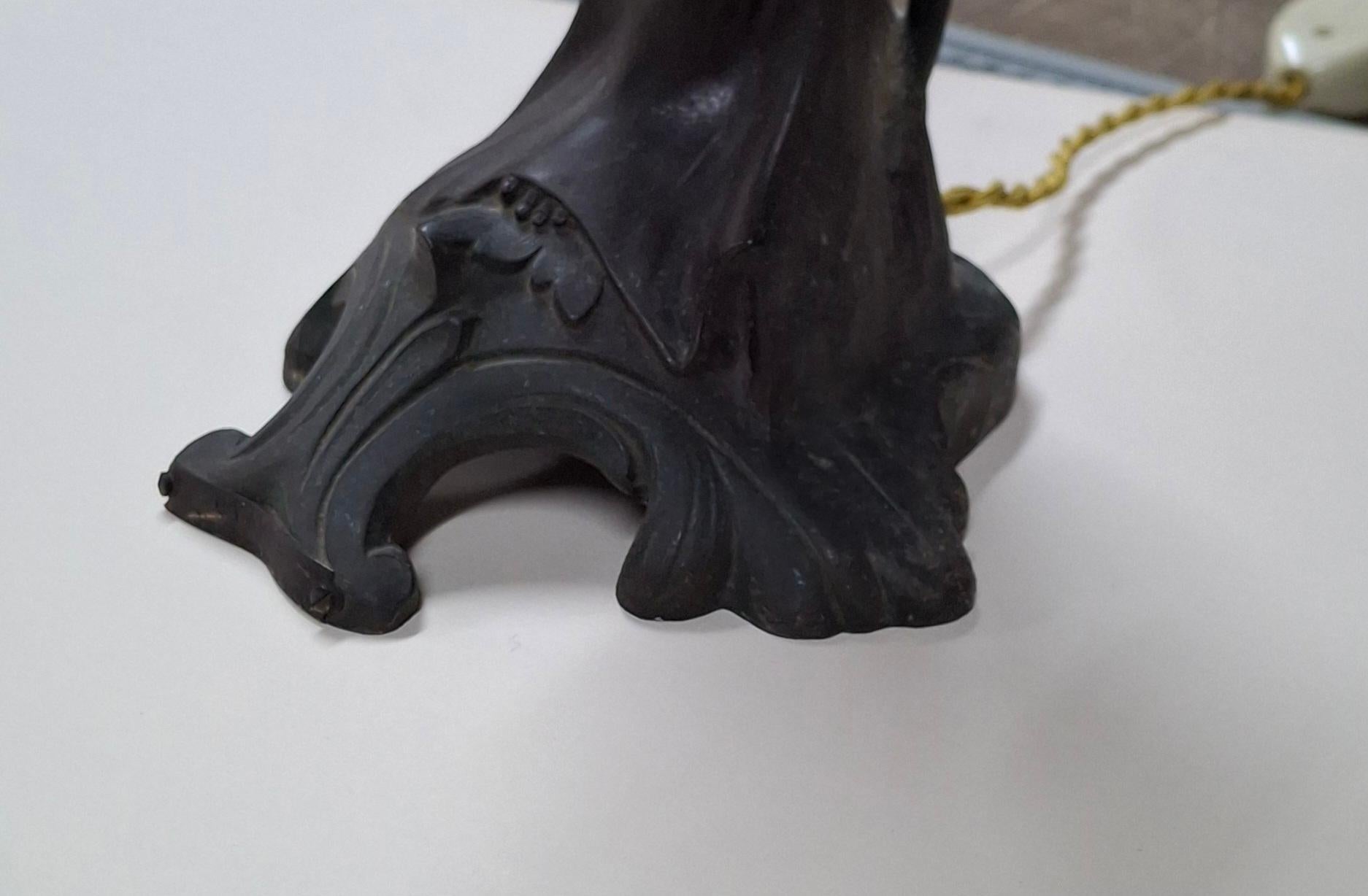 Early 20th Century Art Nouveau Table Lamp by Rosseau For Sale 4