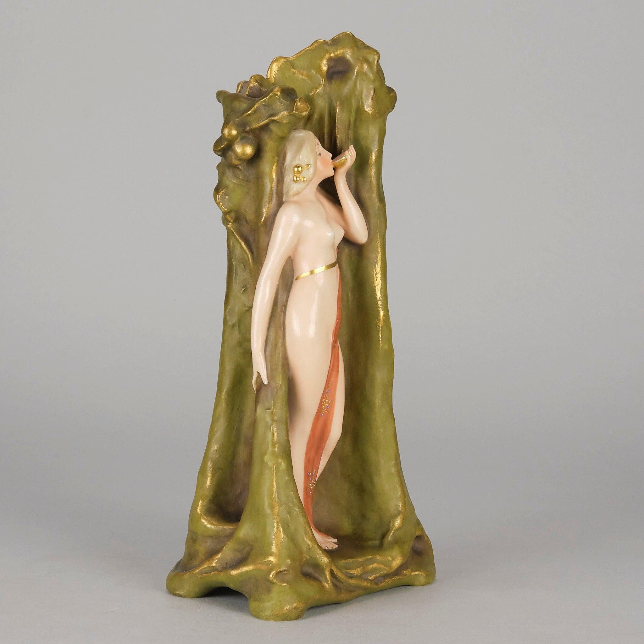 Dipinto a mano Vaso di terracotta Art Nouveau dei primi del Novecento di Ernst Wahliss in vendita