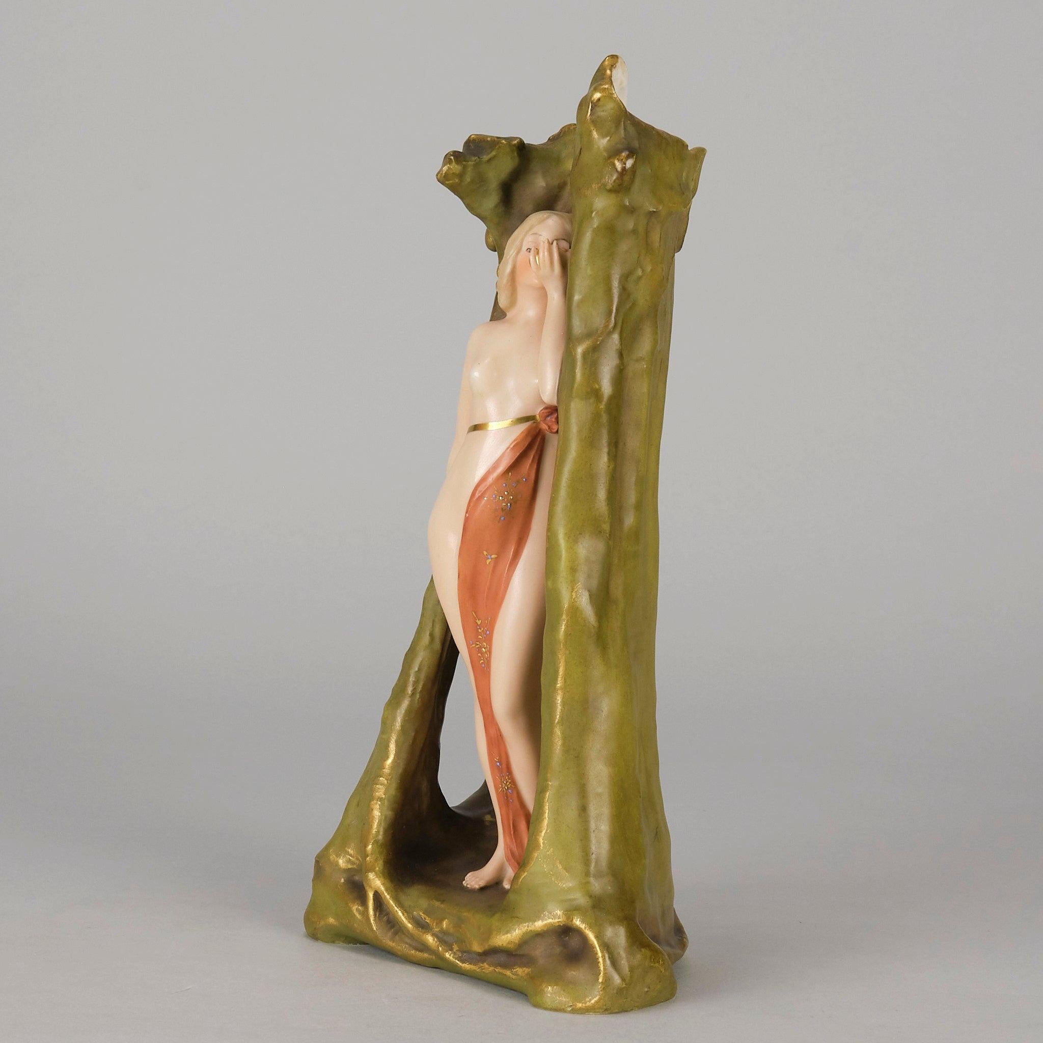 Vaso di terracotta Art Nouveau dei primi del Novecento di Ernst Wahliss in vendita 2