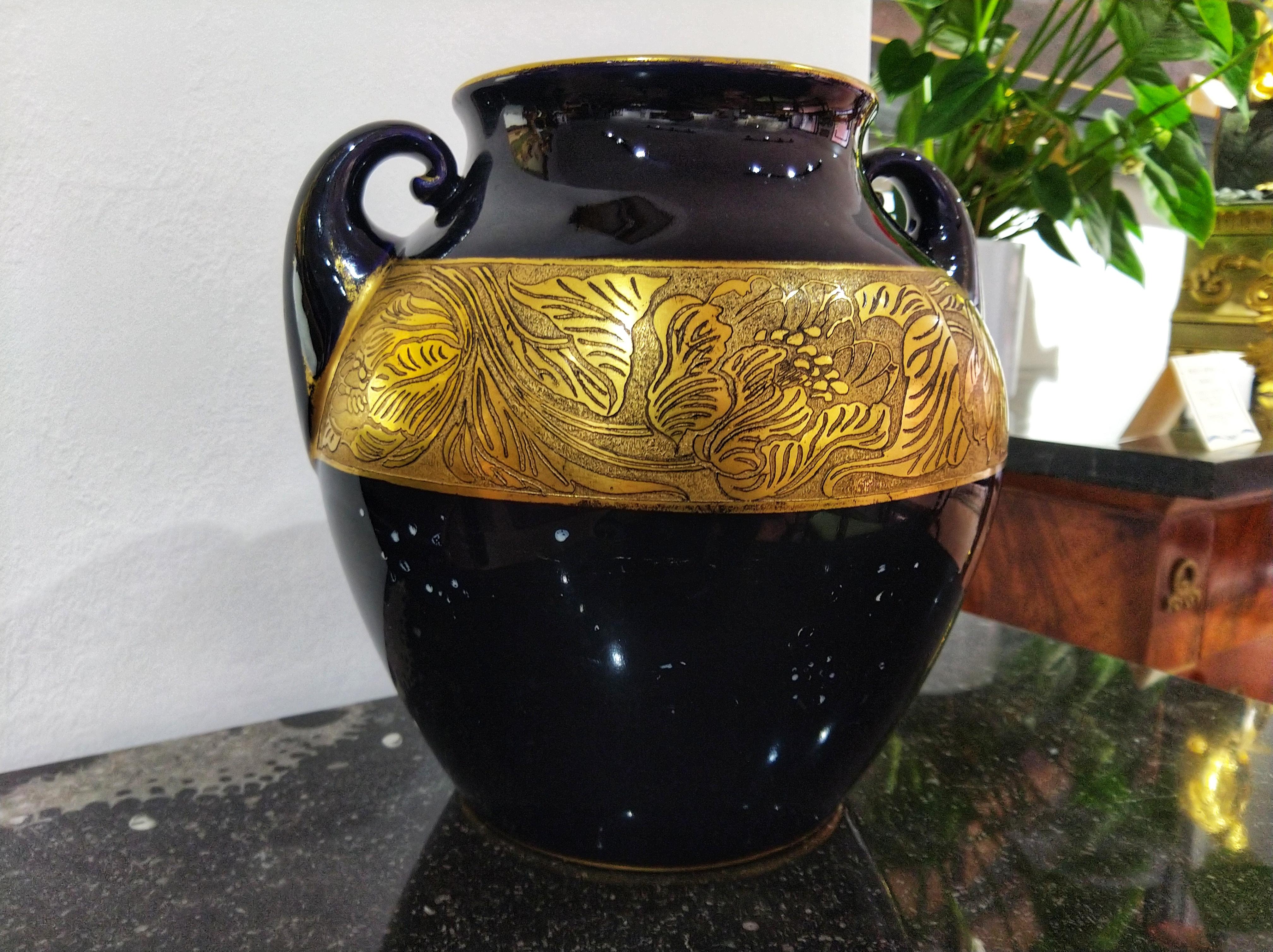 Early 20th Century Art Nouveau Fraureuth Gilded German Porcelain Vase In Good Condition In Toledo, Castilla La Mancha