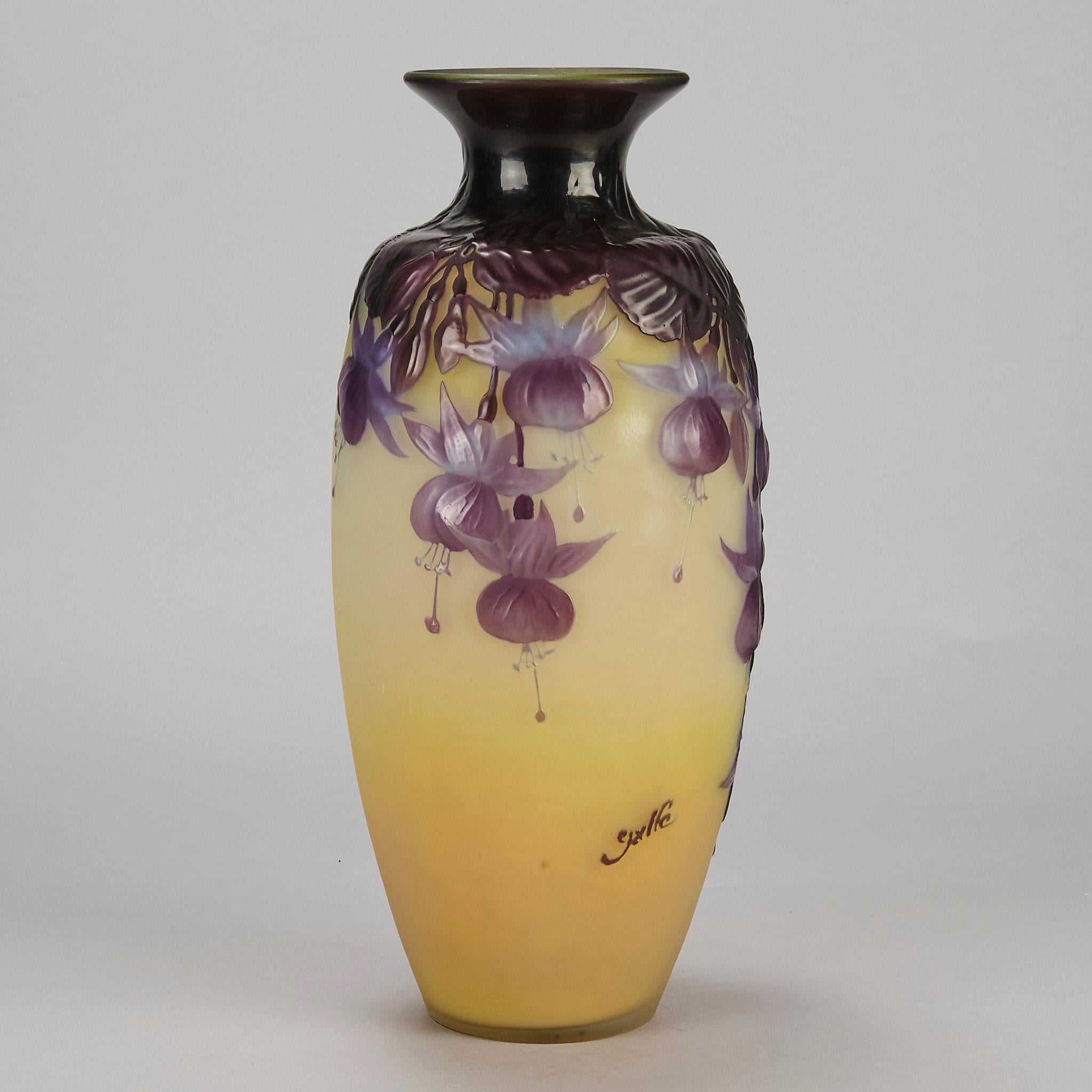 Buriné Vase 