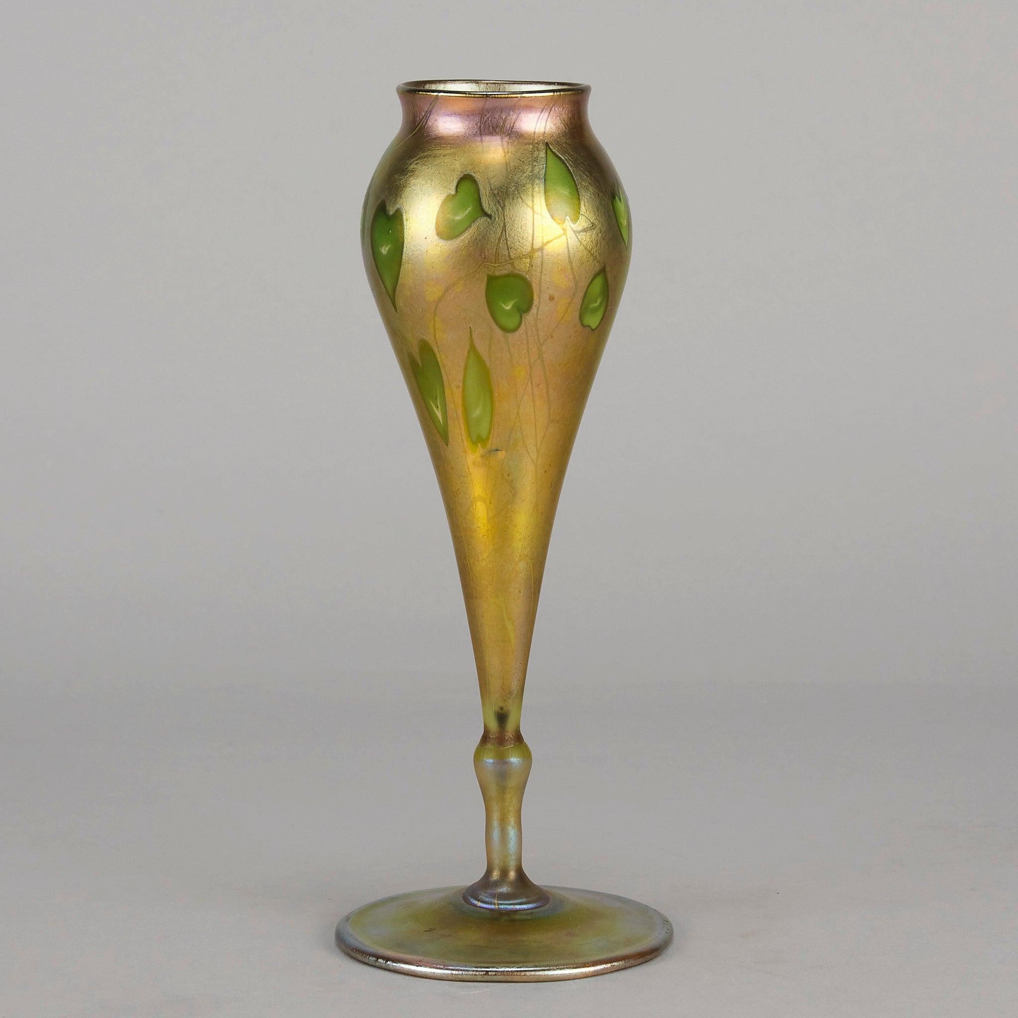 Vaso in vetro Art Nouveau dei primi del Novecento 