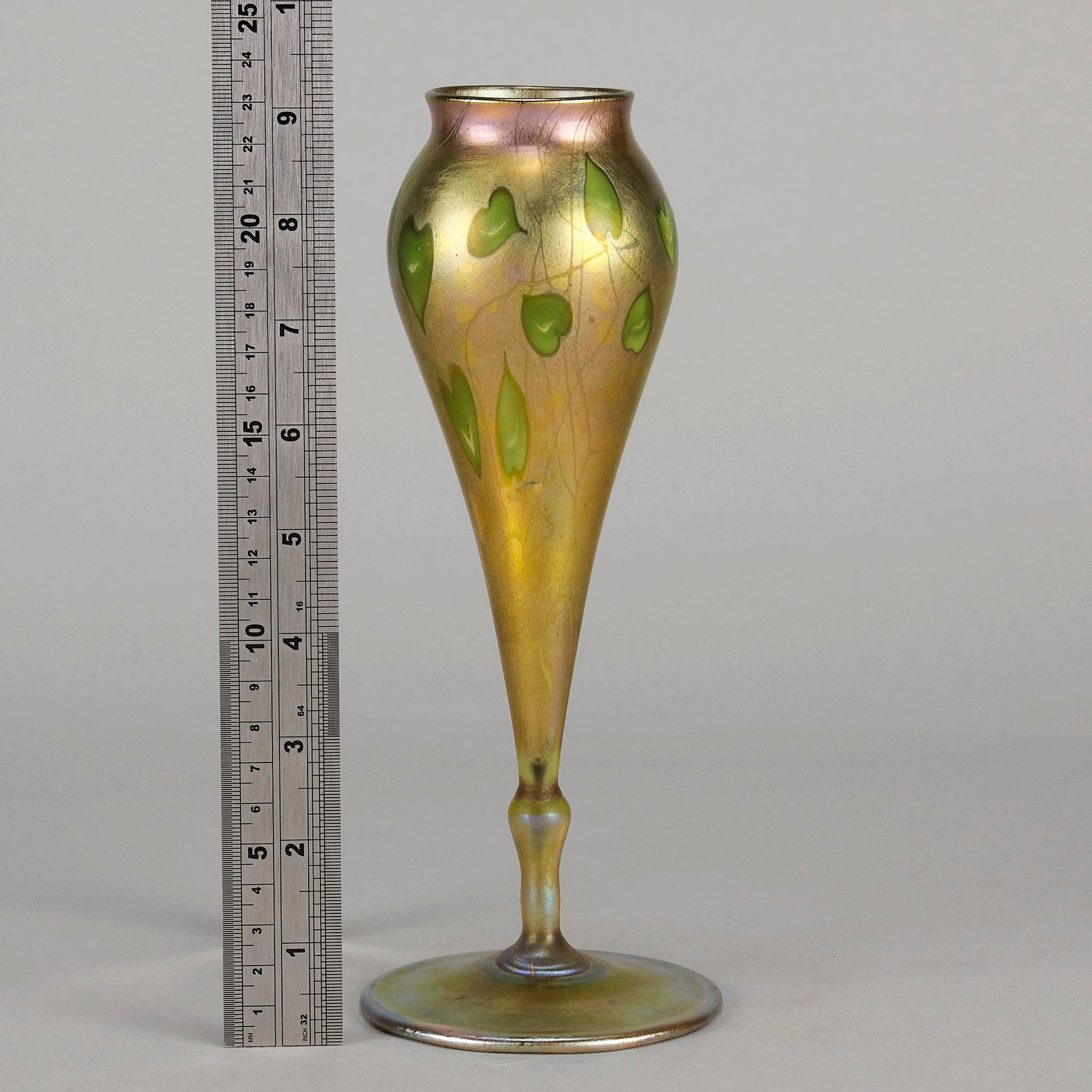 Vaso in vetro Art Nouveau dei primi del Novecento 