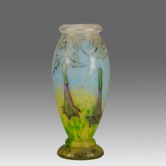 Vaso in vetro Art Nouveau dei primi del Novecento intitolato "Vaso Daturas" di Daum Frères