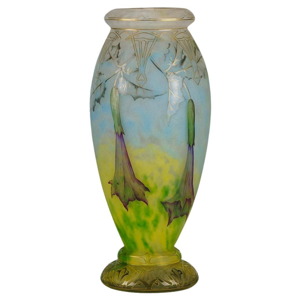 Jugendstil-Glasvase des frühen 20. Jahrhunderts mit dem Titel Daturas Vase von Daum Frères im Angebot