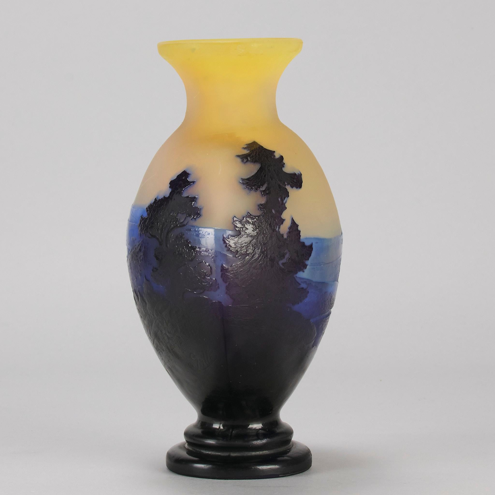 Vase en verre Art Nouveau du début du 20ème siècle intitulé 