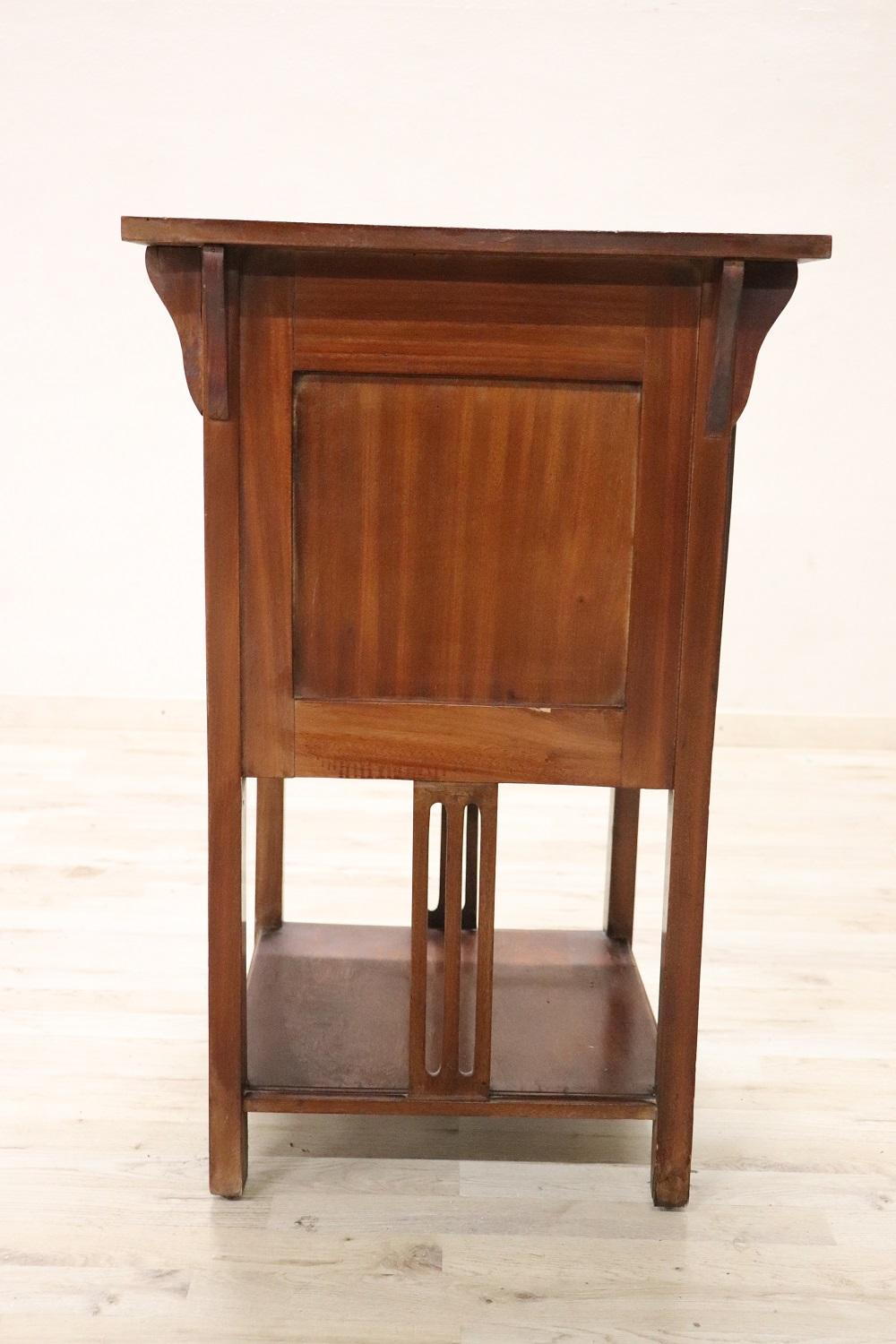 Italian Early 20th Century Art Nouveau Inlaid Wood Side Table For Sale