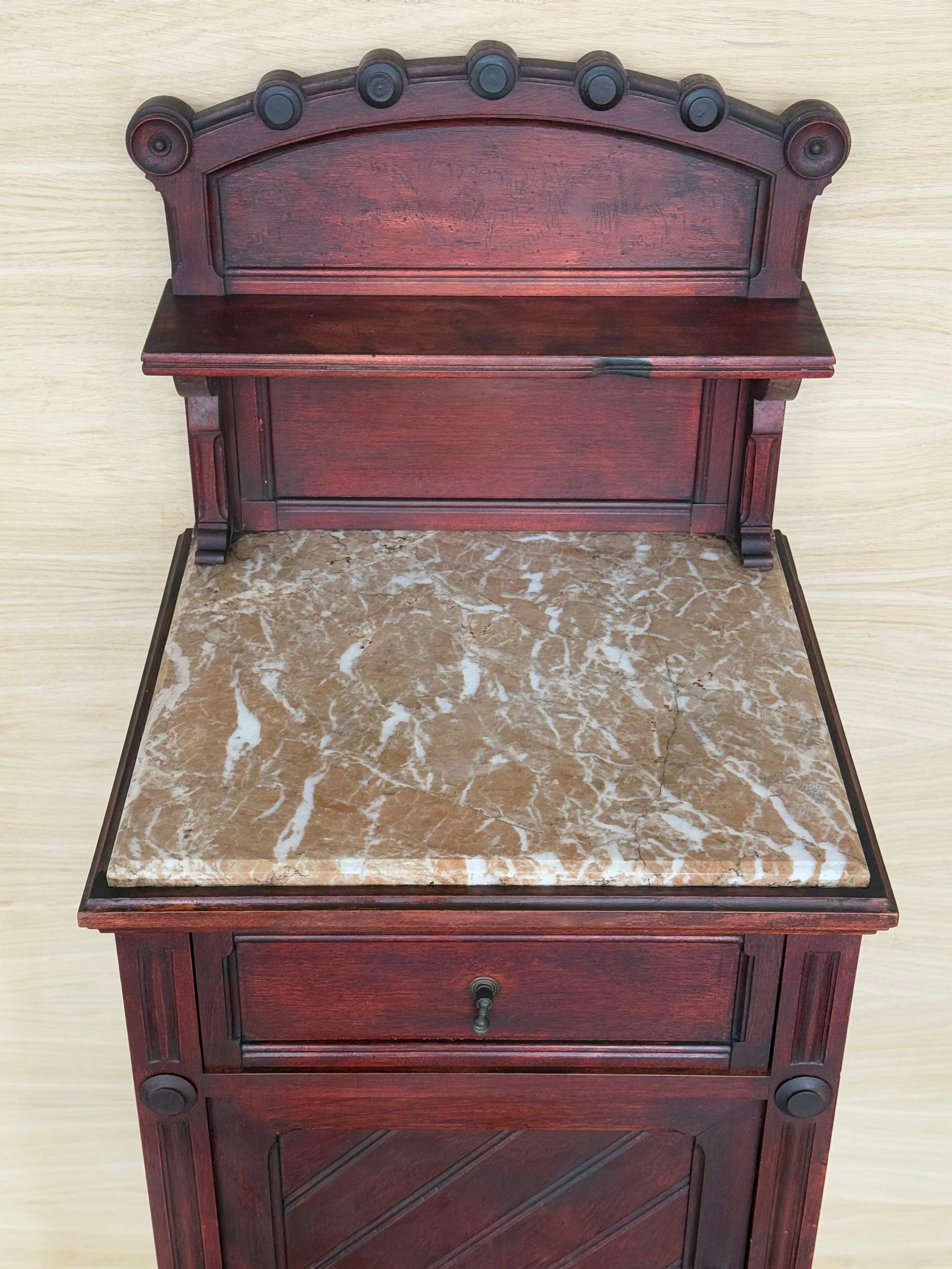 Early 20th Century Art Nouveau Italian Nightstands in Solid Walnut with crest For Sale 1