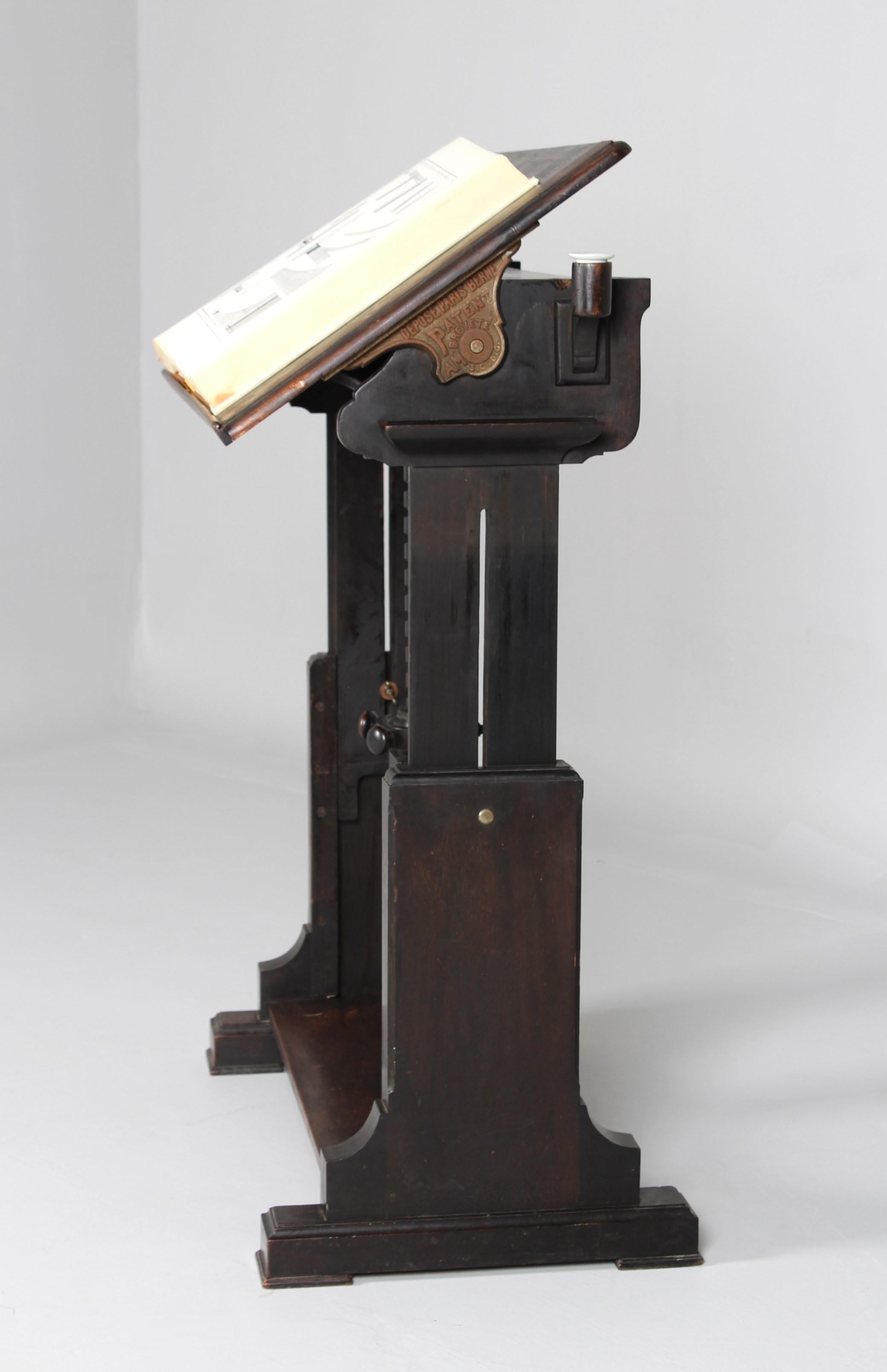 Early 20th Century Art Nouveau Lectern or Drawing Table, Switzerland, circa 1910 9