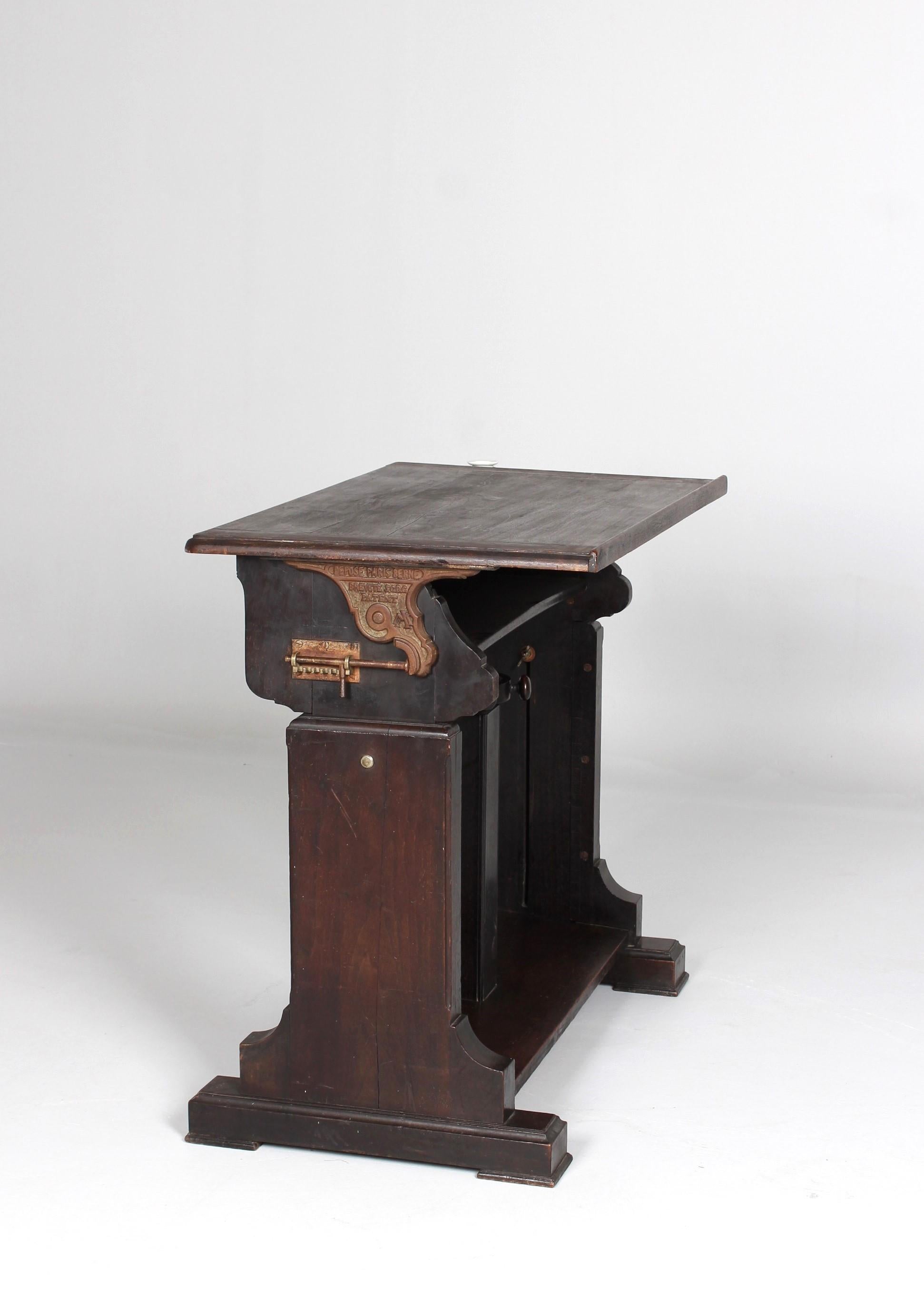 Walnut Early 20th Century Art Nouveau Lectern or Drawing Table, Switzerland, circa 1910