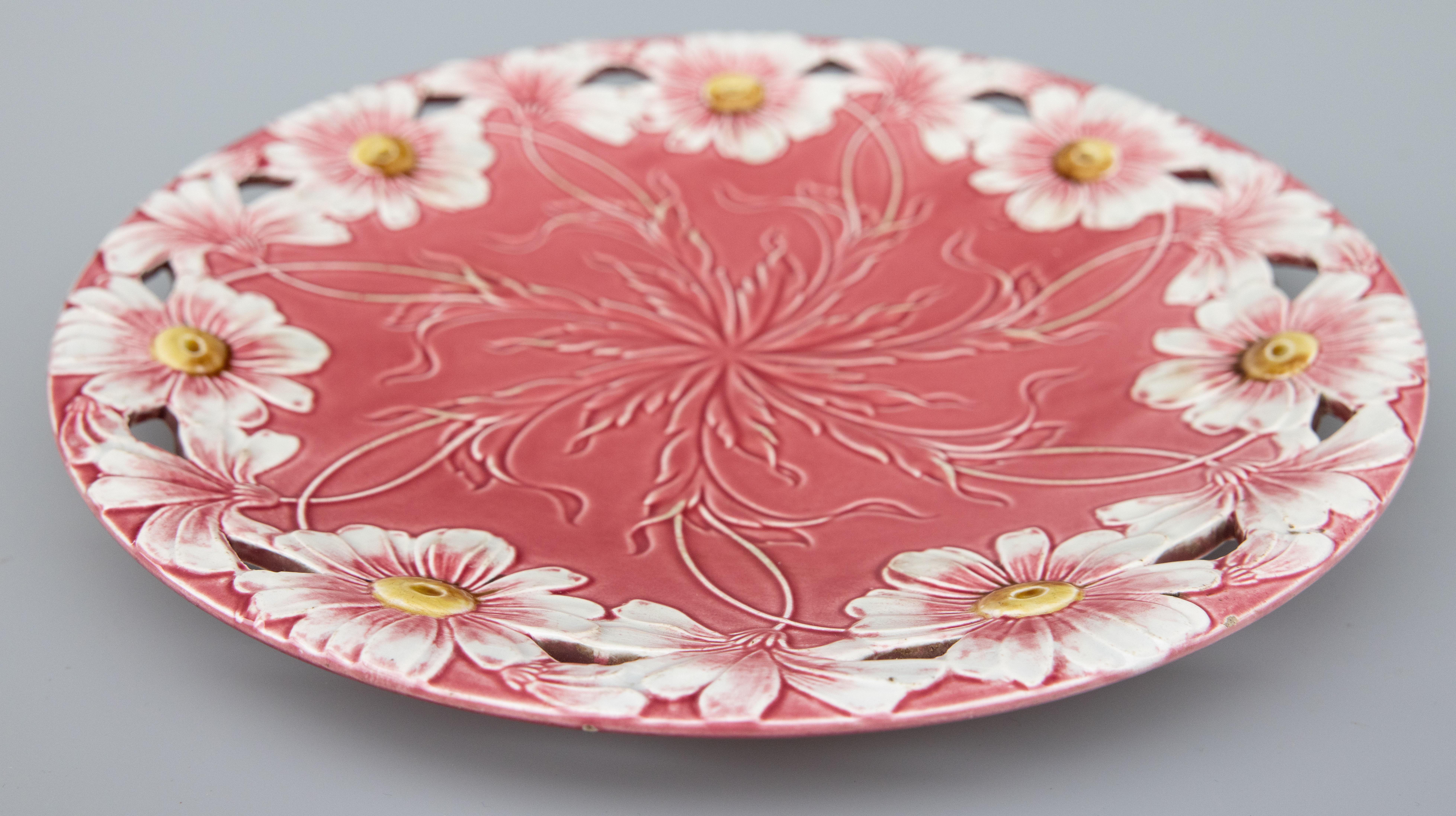 French Early 20th Century Art Nouveau Majolica Pink Daisies Flower Reticulated Charger For Sale