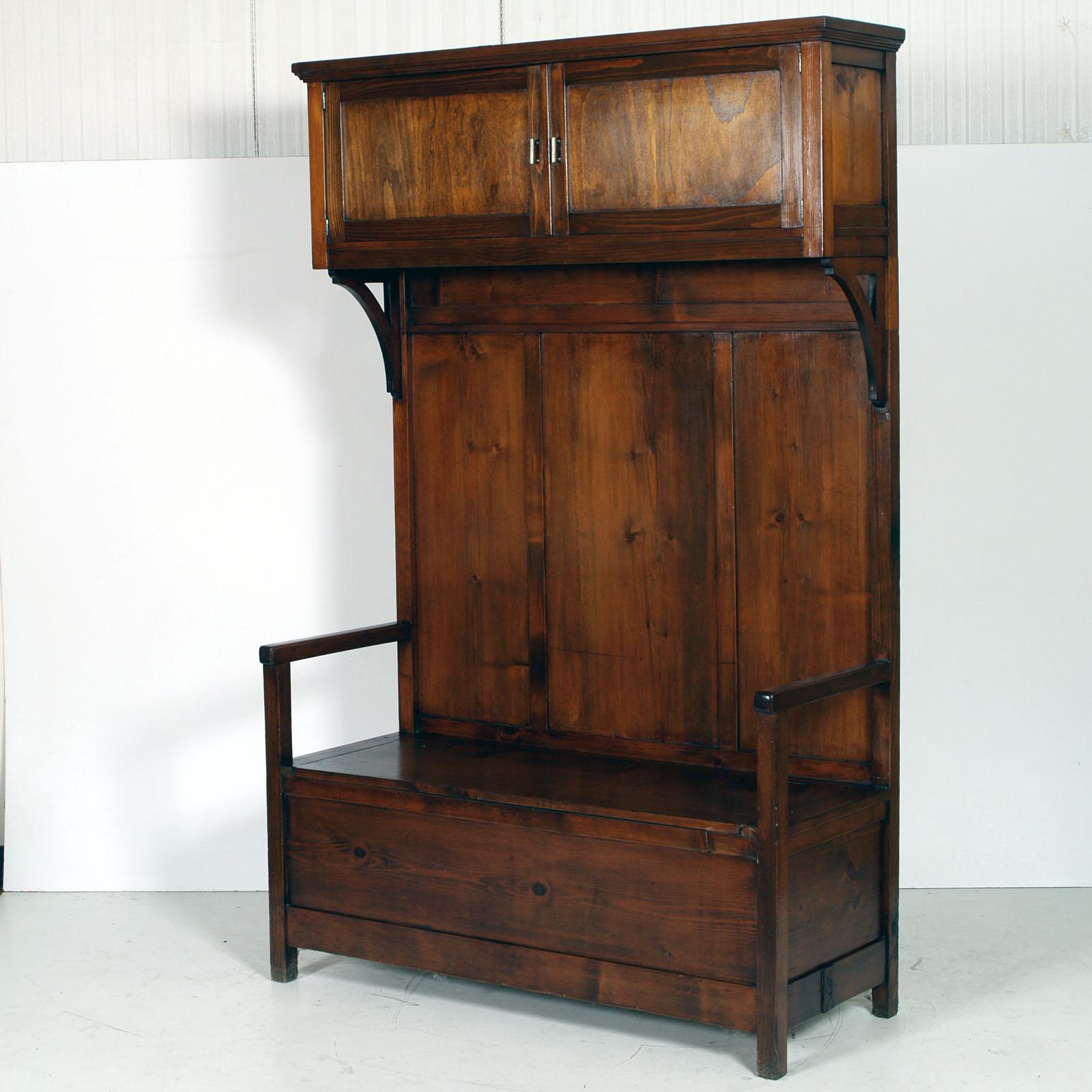 Early 20th century, Art Nouveau period, chest or bench entrance furniture, in solid fir, restored and polished to wax

Measures cm: H 50\201, W 120, D 50.