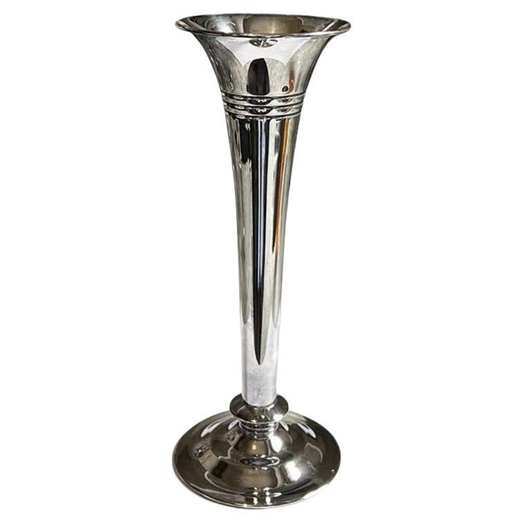 Early 20th Century Art Nouveau Silver Plate Trumpet Vase - Reed & Barton For Sale