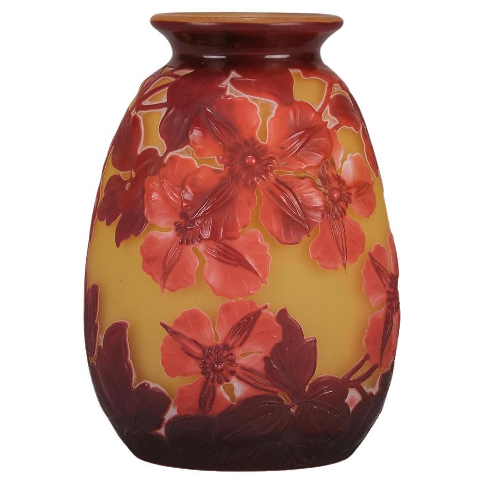 Jugendstilvase des frühen 20. Jahrhunderts "Blumen-Soufflé-Vase" von Emile Galle im Angebot