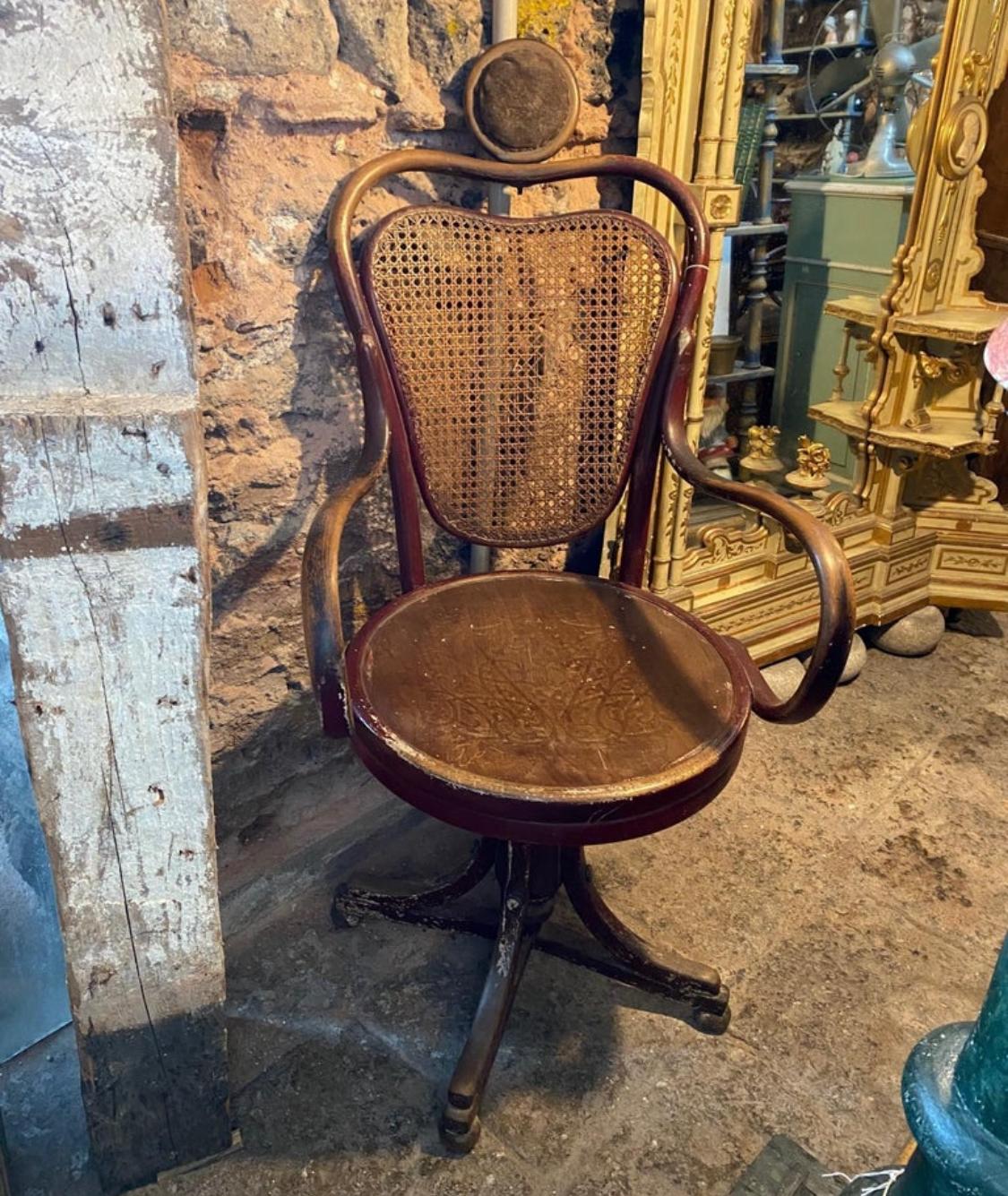 Early 20th Century Art Nouveau Wood and Wicker Tonet Italian Swivel Barber Chair For Sale 9
