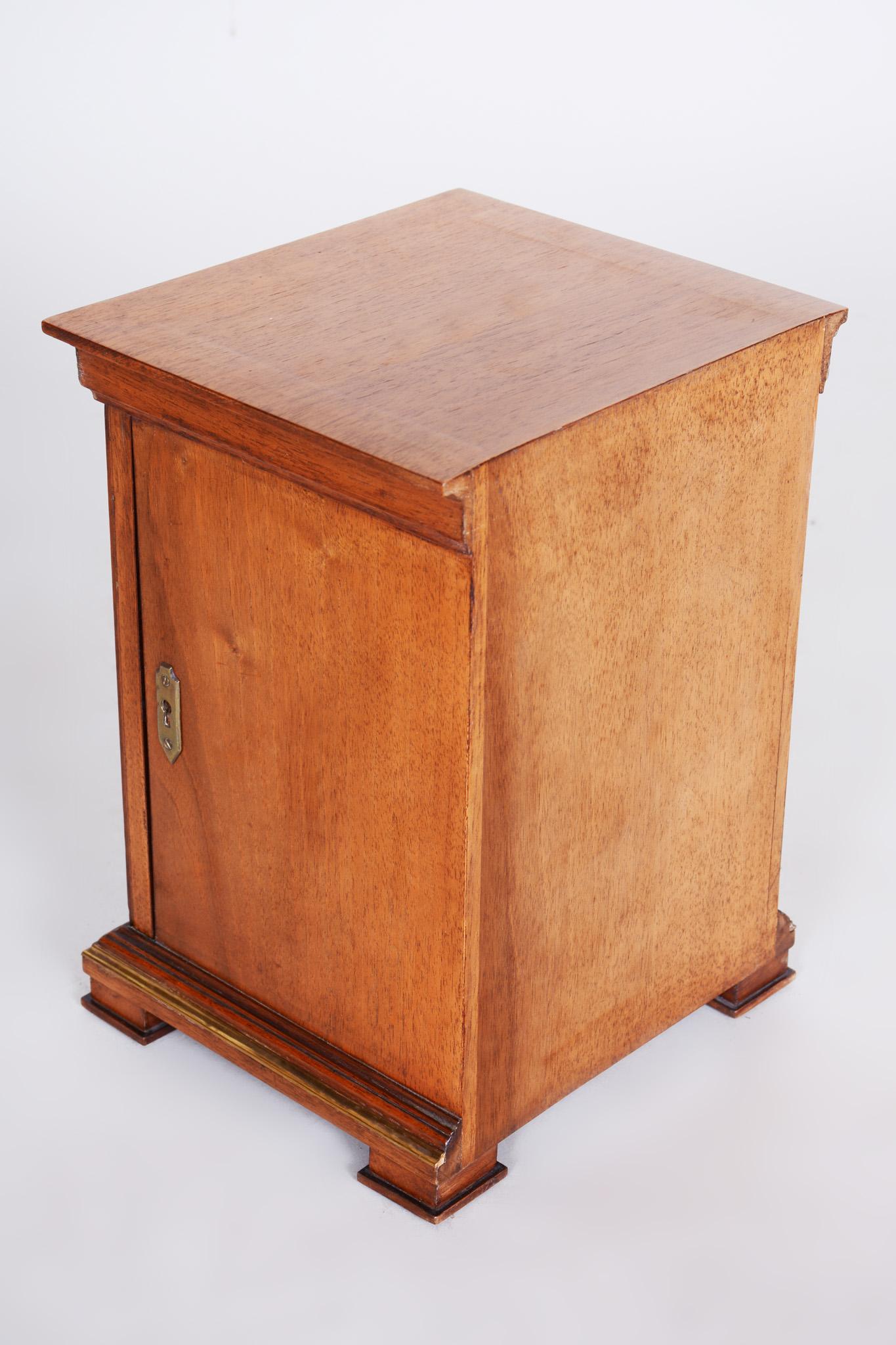 Early 20th Century Art Deco Jewelry Box, Walnut, Czechia 'Bohemia', 1920s For Sale 7
