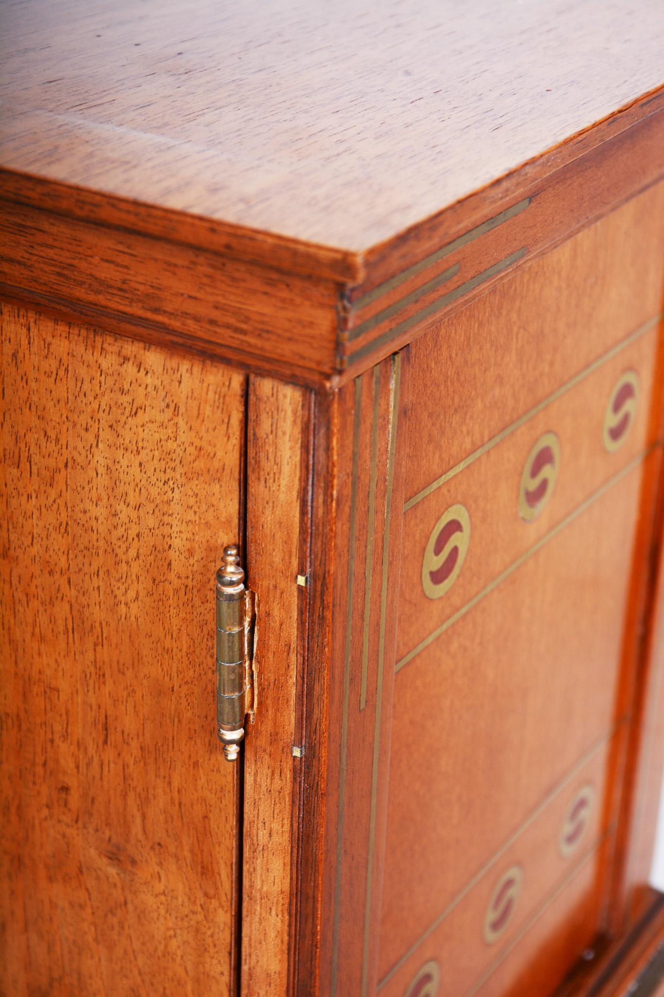 Early 20th Century Art Deco Jewelry Box, Walnut, Czechia 'Bohemia', 1920s For Sale 2