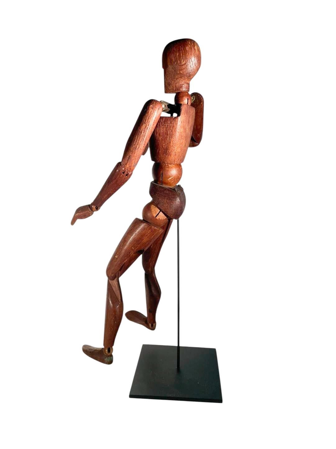 Mannequin d'artiste ou figure de pose en bois sculpté articulé du début du 20e siècle en vente 6