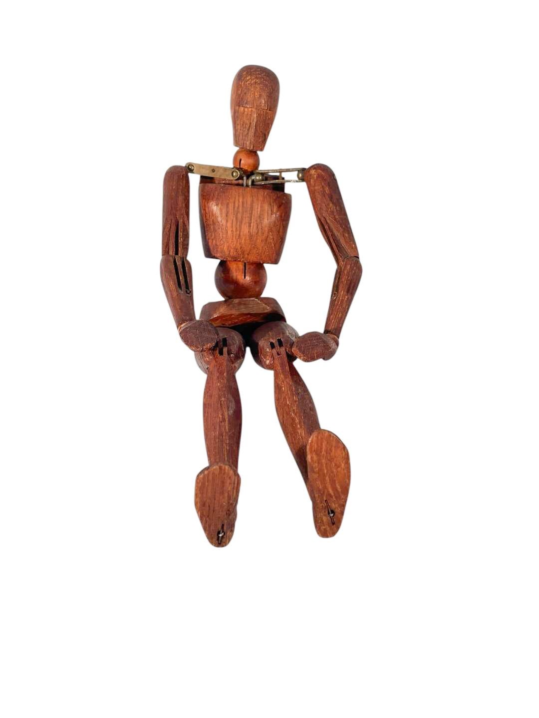 Français Mannequin d'artiste ou figure de pose en bois sculpté articulé du début du 20e siècle en vente