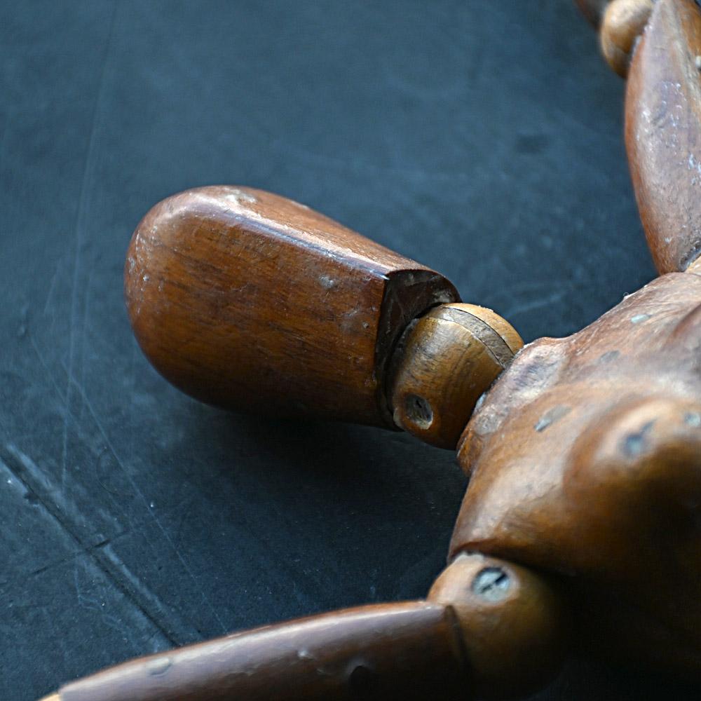 Artistes du début du 20e siècle Forme féminine Figure laïque 3
