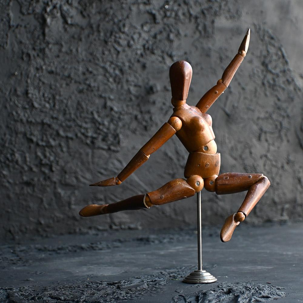 Artistes du début du 20e siècle Forme féminine Figure laïque 1