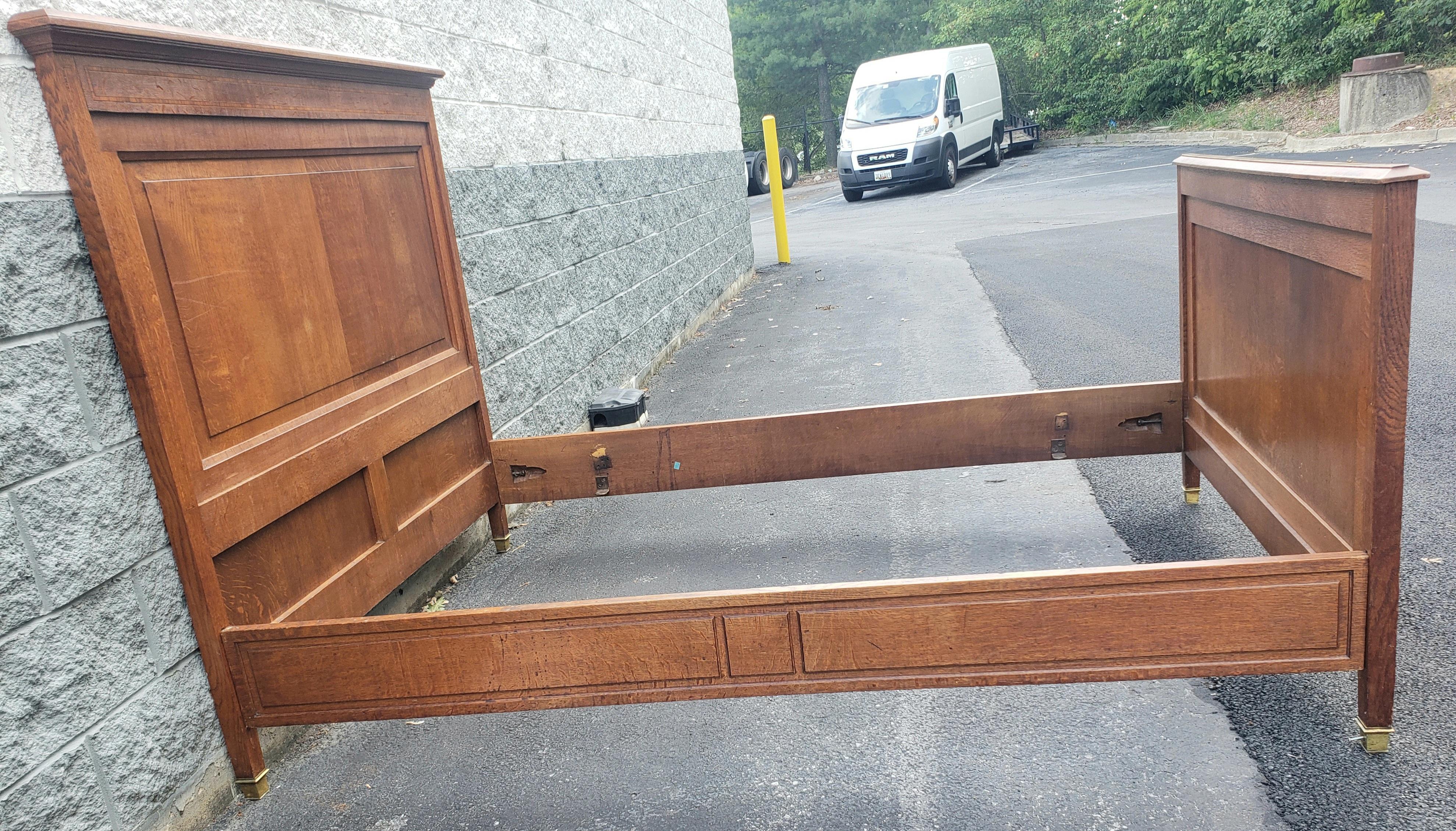 Brass Early 20th Century Arts and Craft Marquetry Inlaid Quatersawn Oak Double Bed For Sale