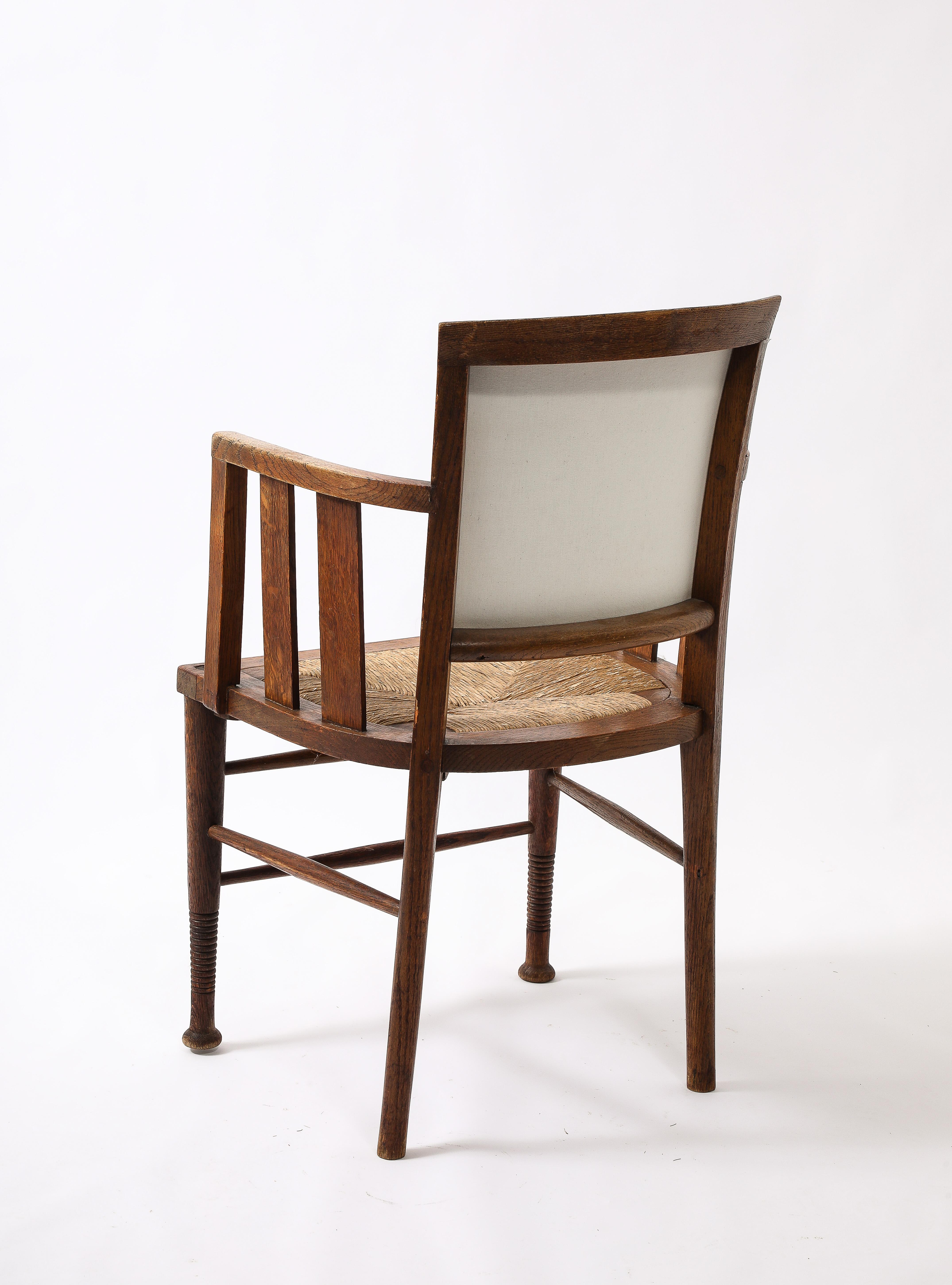 Early 20th Century Arts and Crafts Armchair, England 1920's For Sale 5
