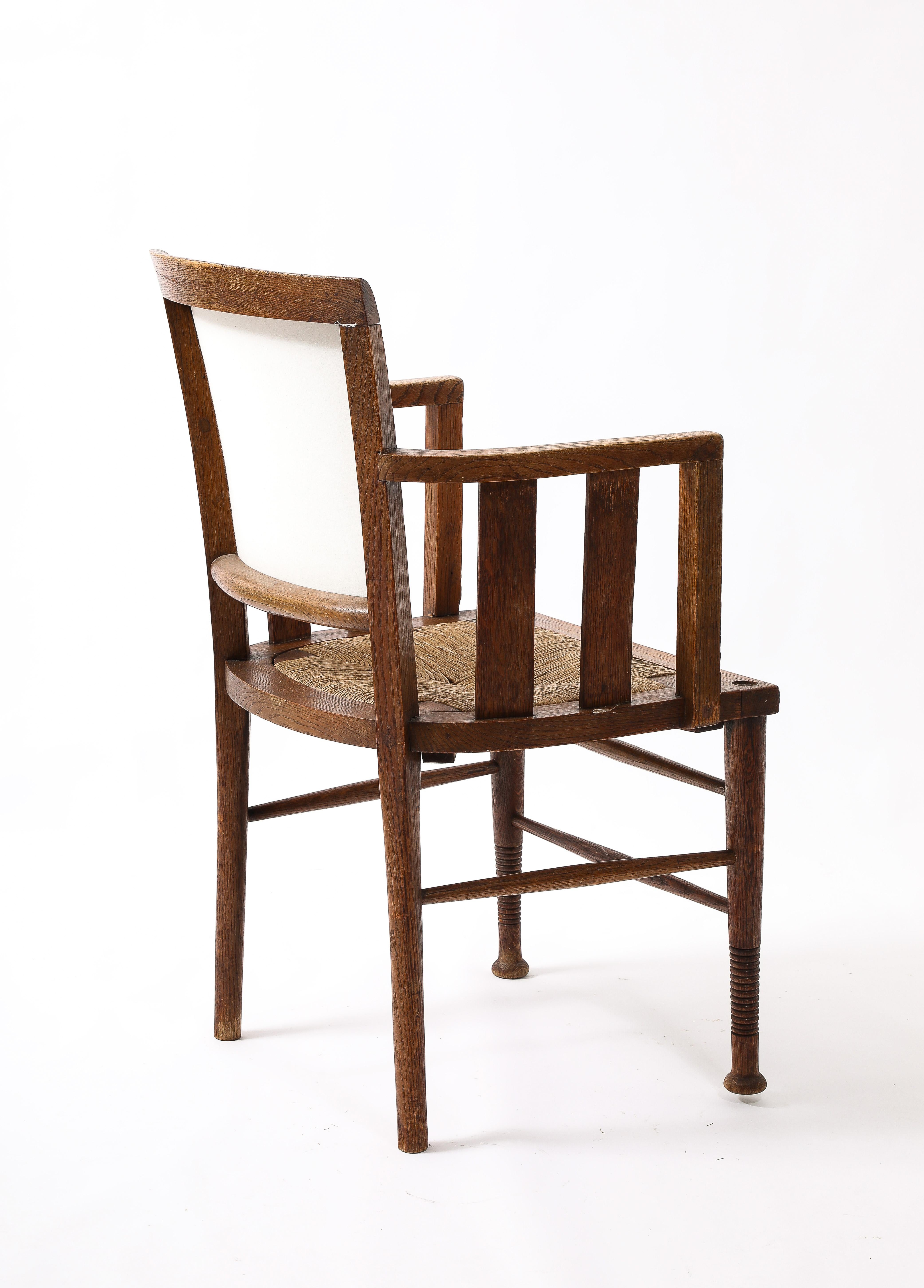 Early 20th Century Arts and Crafts Armchair, England 1920's For Sale 7