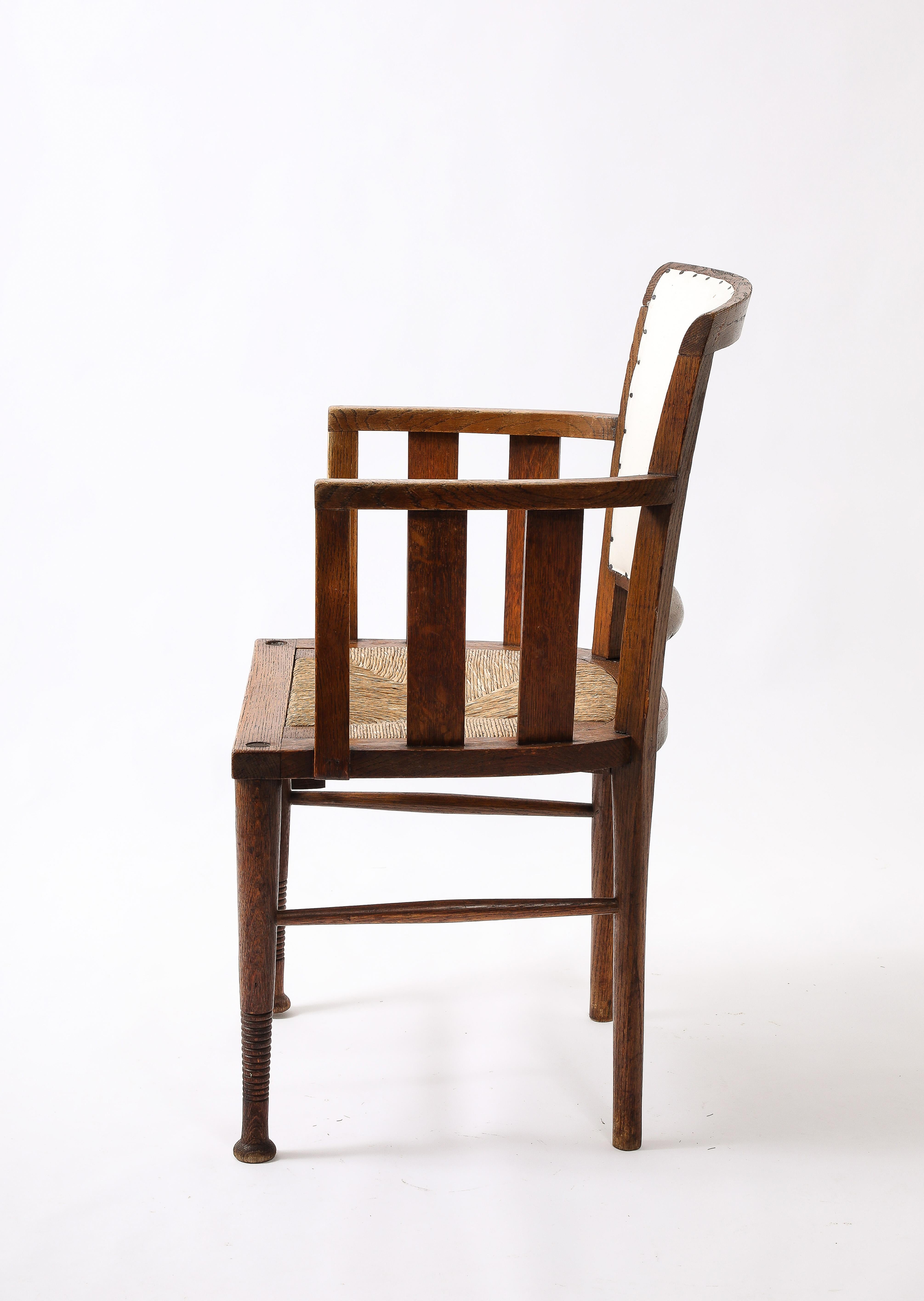 Early 20th Century Arts and Crafts Armchair, England 1920's For Sale 3
