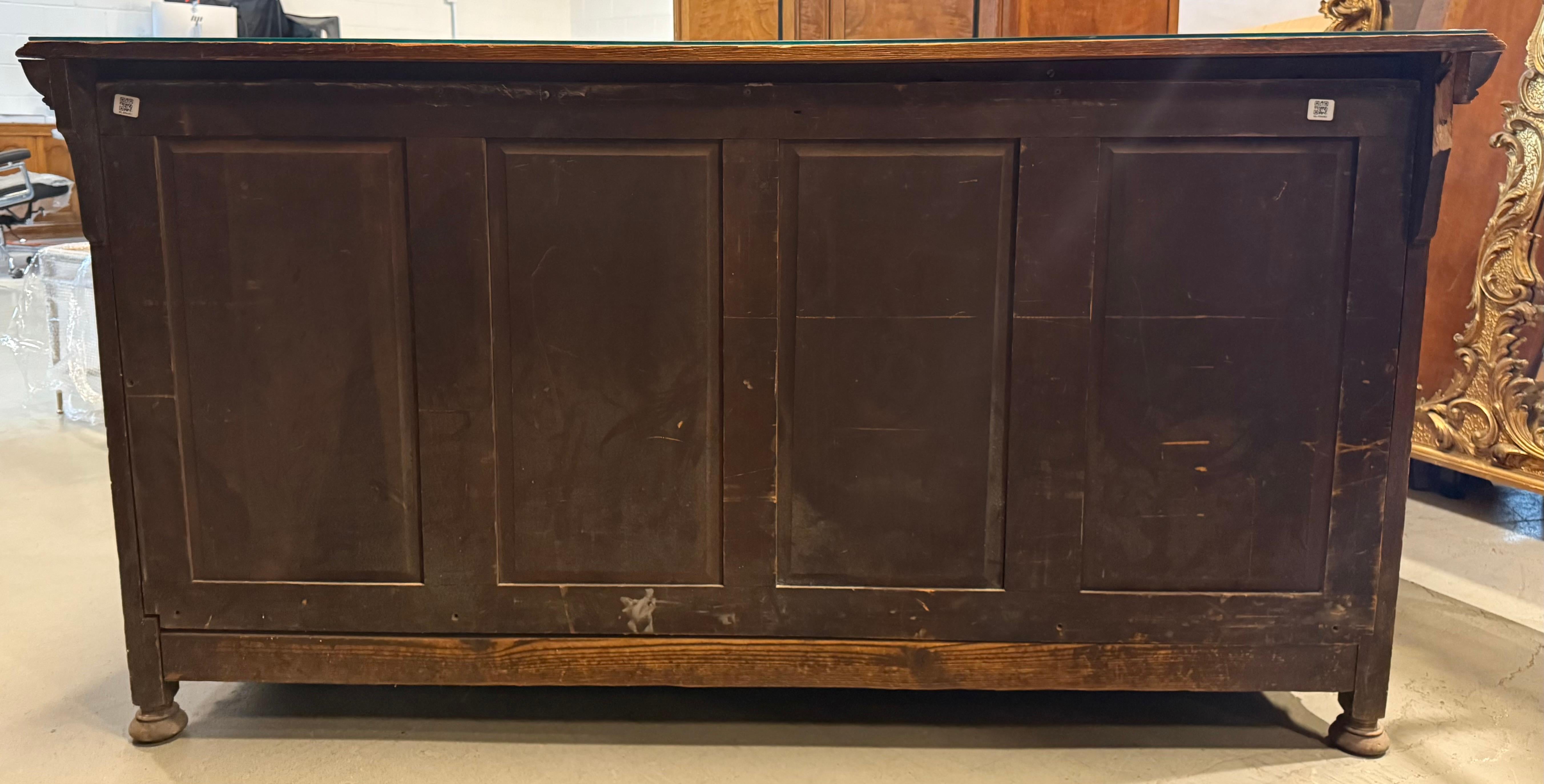 Early 20th Century Arts and Crafts Solid Oak Sideboard For Sale 7