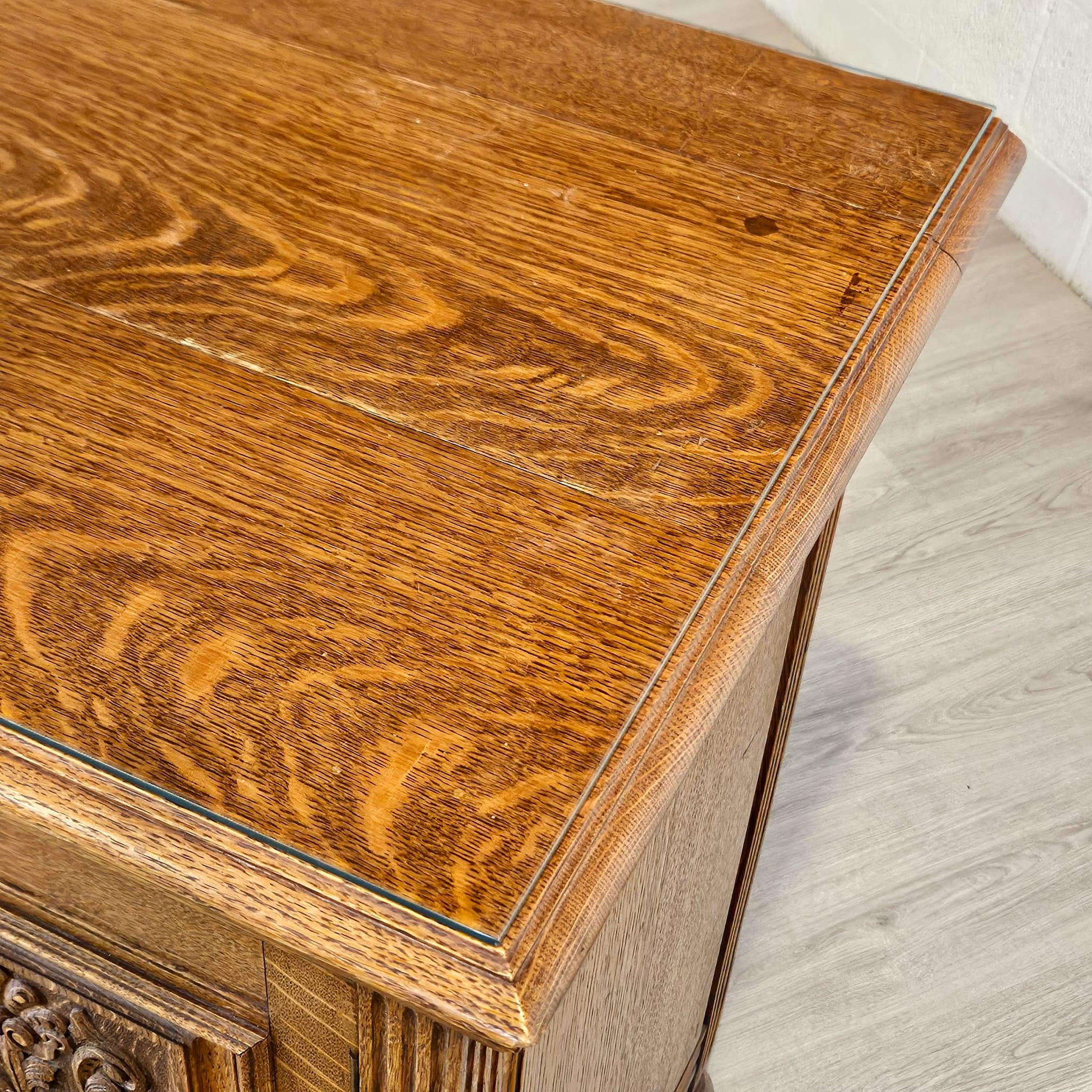 Early 20th Century Arts and Crafts Solid Oak Sideboard For Sale 2