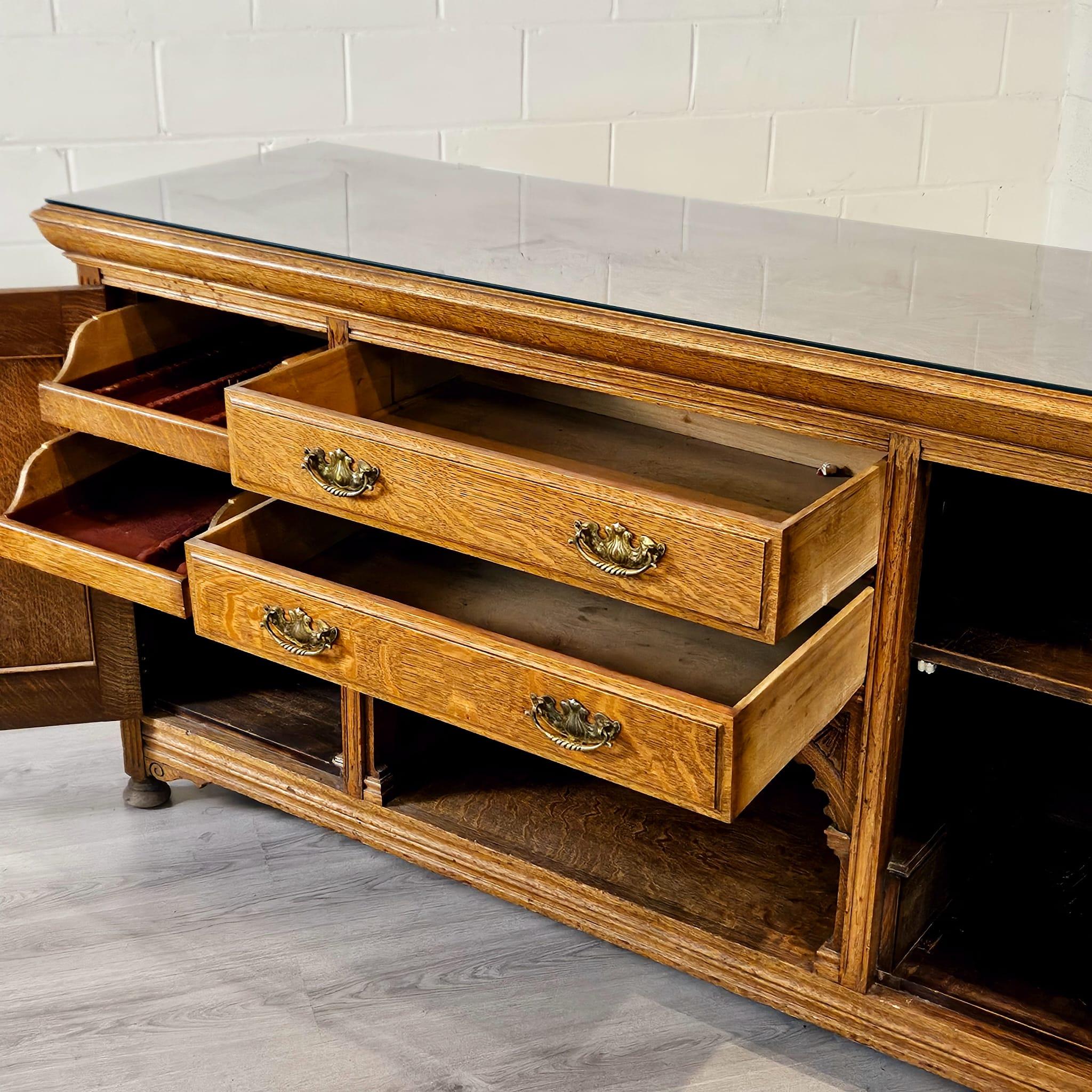 Early 20th Century Arts and Crafts Solid Oak Sideboard For Sale 4