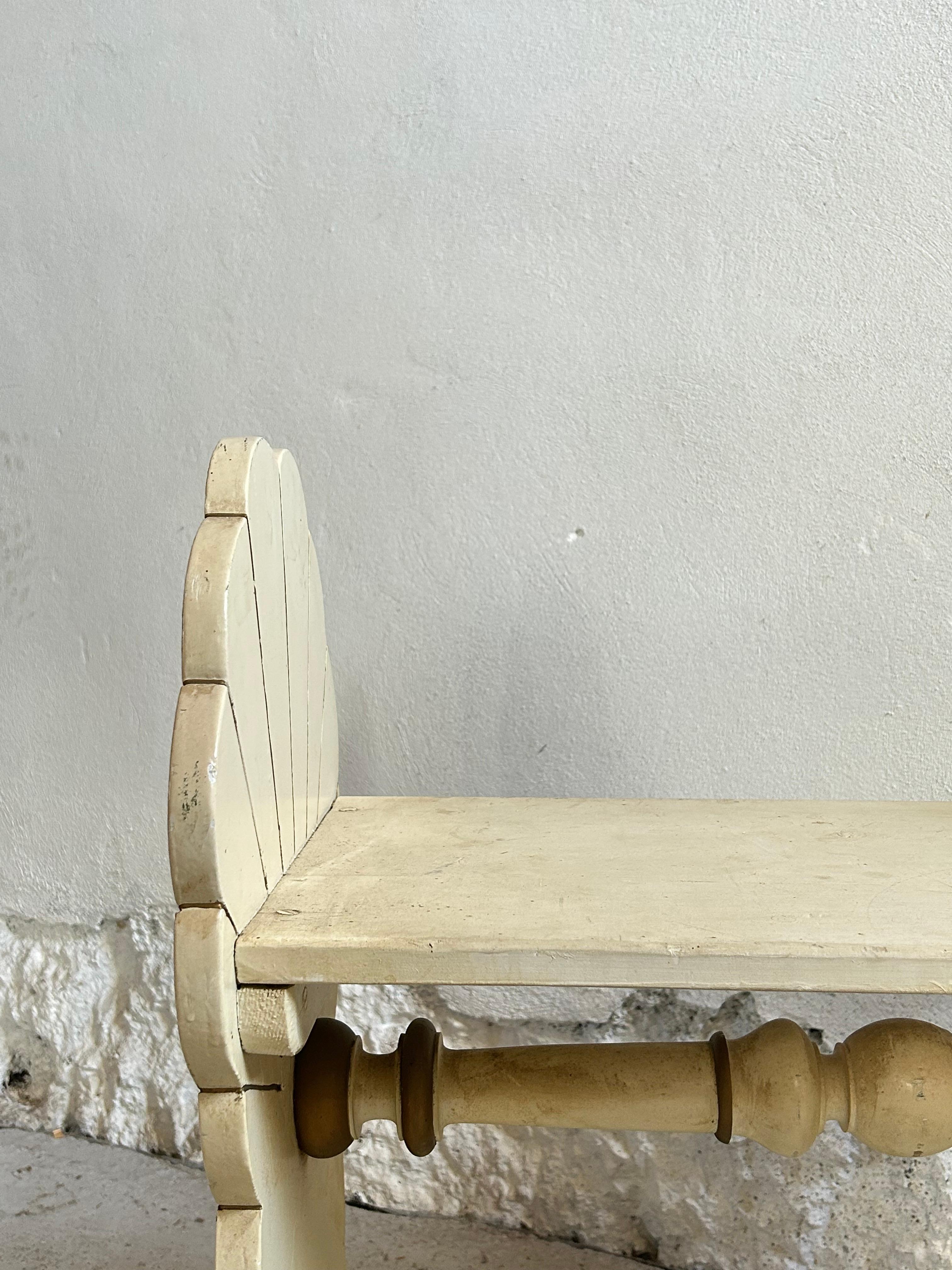 Bois Tabouret Arts and Crafts du début du 20e siècle par un artiste danois, Danemark en vente