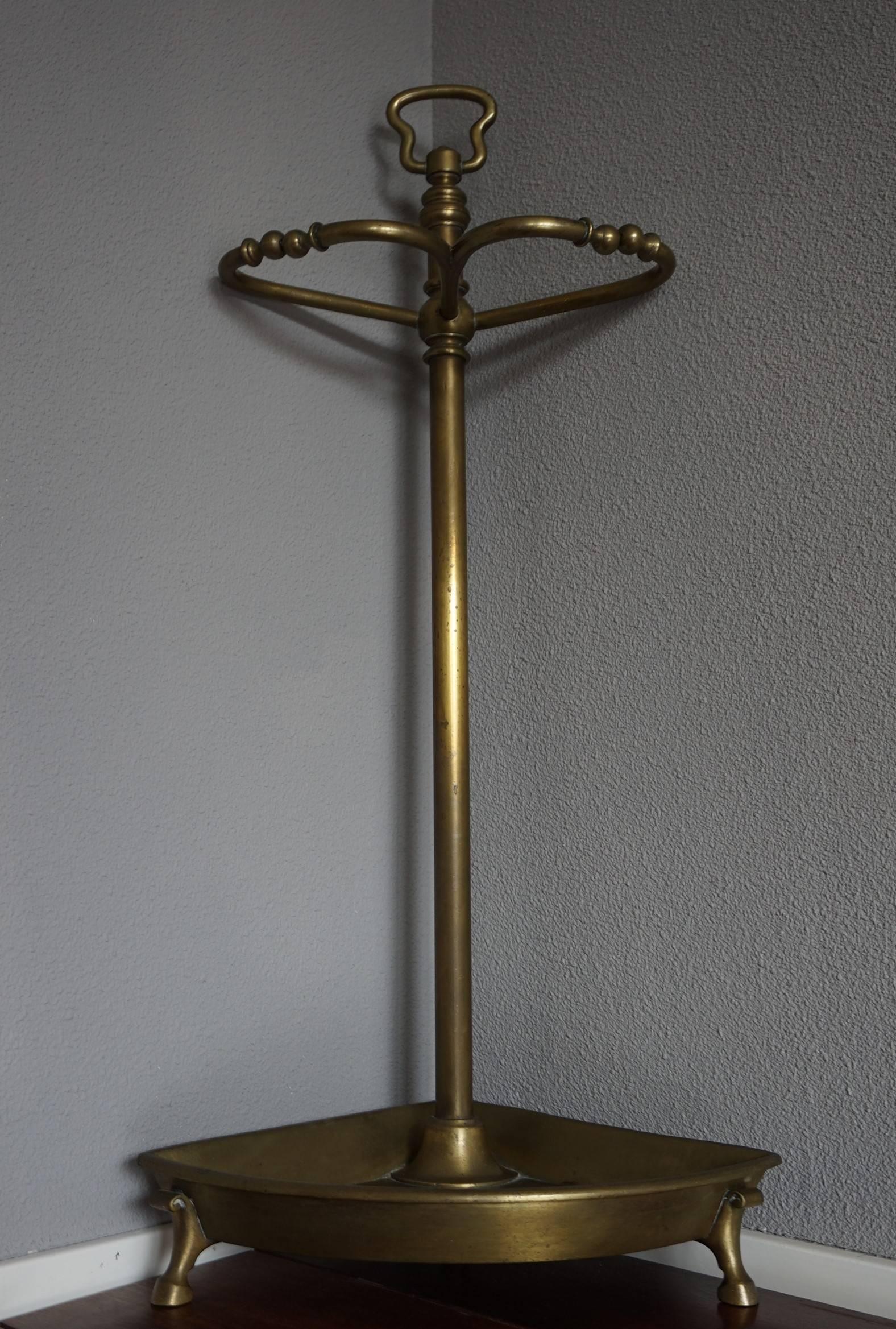 Early 20th Century Arts & Crafts Striking and Heavy Brass Corner Umbrella Stand For Sale 5