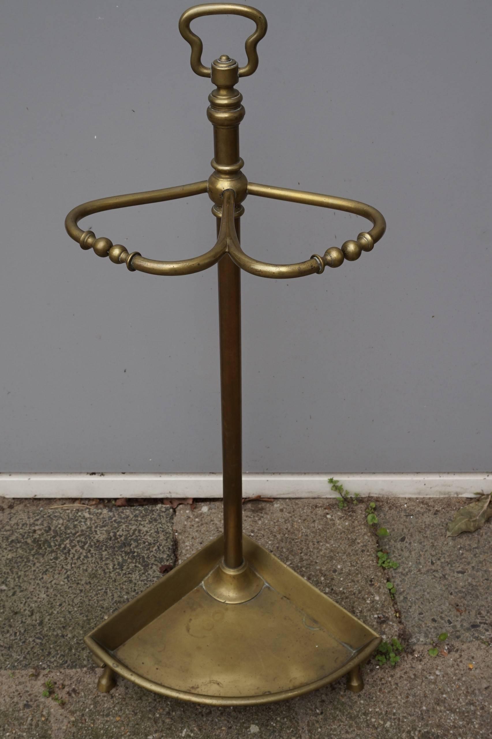 Early 20th Century Arts & Crafts Striking and Heavy Brass Corner Umbrella Stand For Sale 6