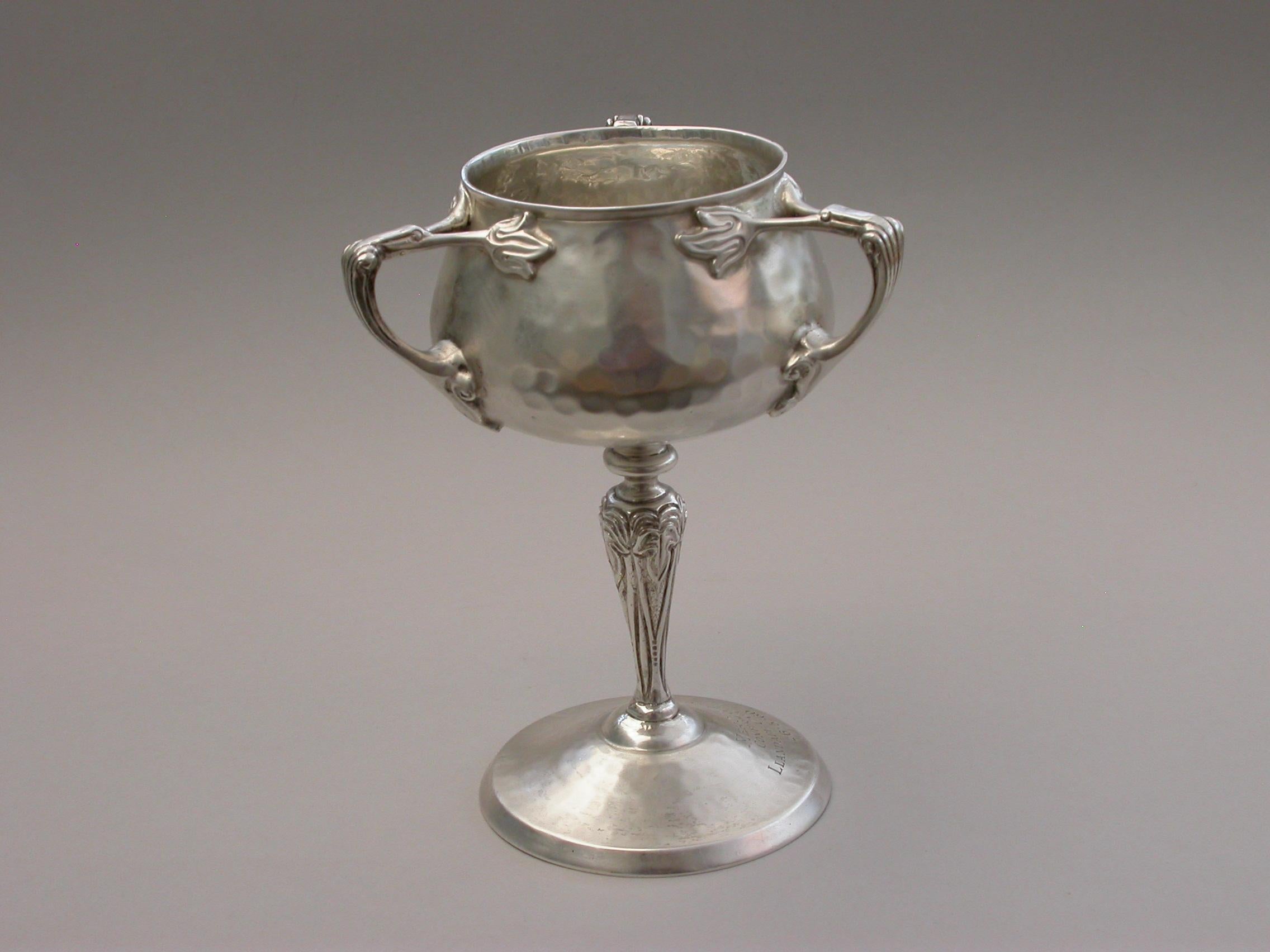 Early 20th Century Arts & Crafts Hammered Silver 3-Handled Cup, 1904 In Good Condition In Sittingbourne, Kent