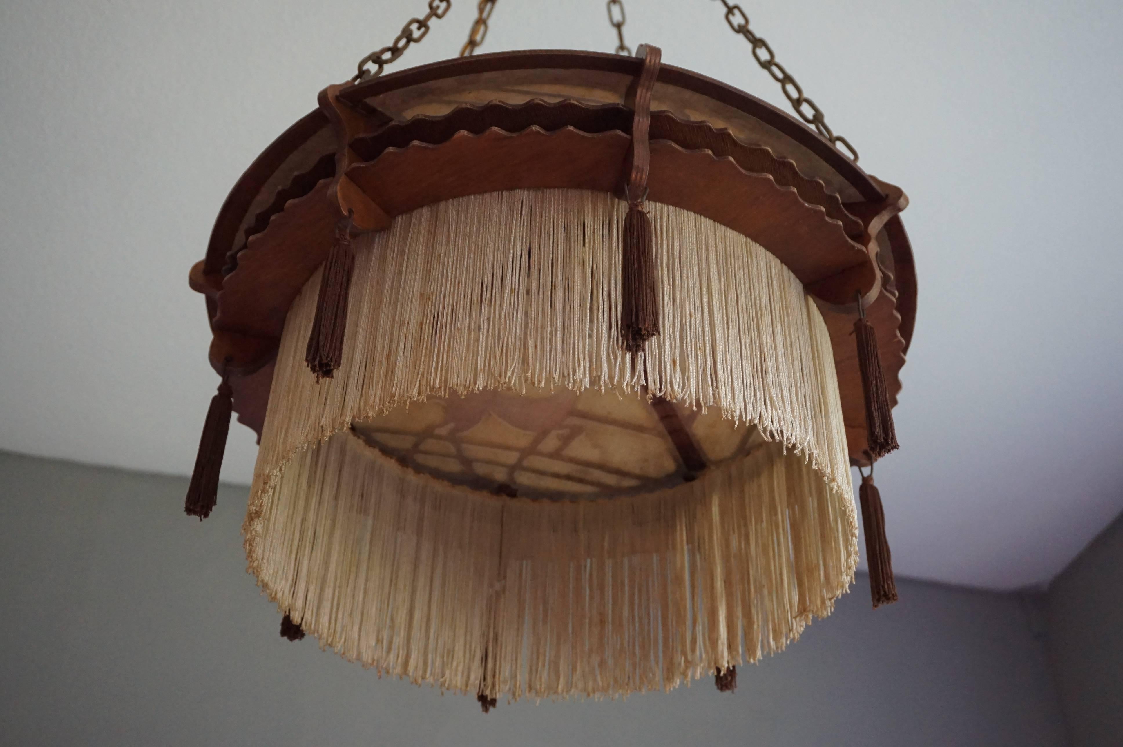 Early 20th Century Arts & Crafts Handsawn Wooden Pendant with Tassels & Fringes In Good Condition In Lisse, NL