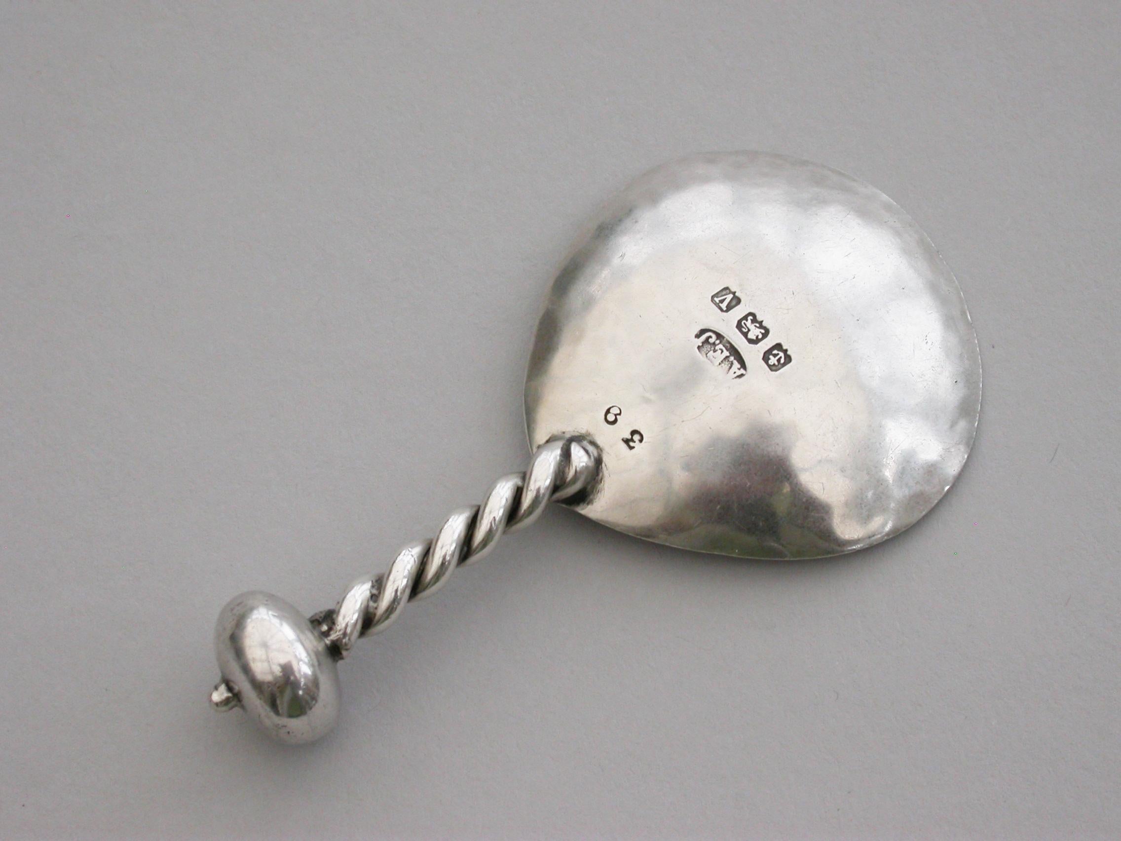 Early 20th Century Arts & Crafts Silver Caddy Spoon In Good Condition For Sale In Sittingbourne, Kent