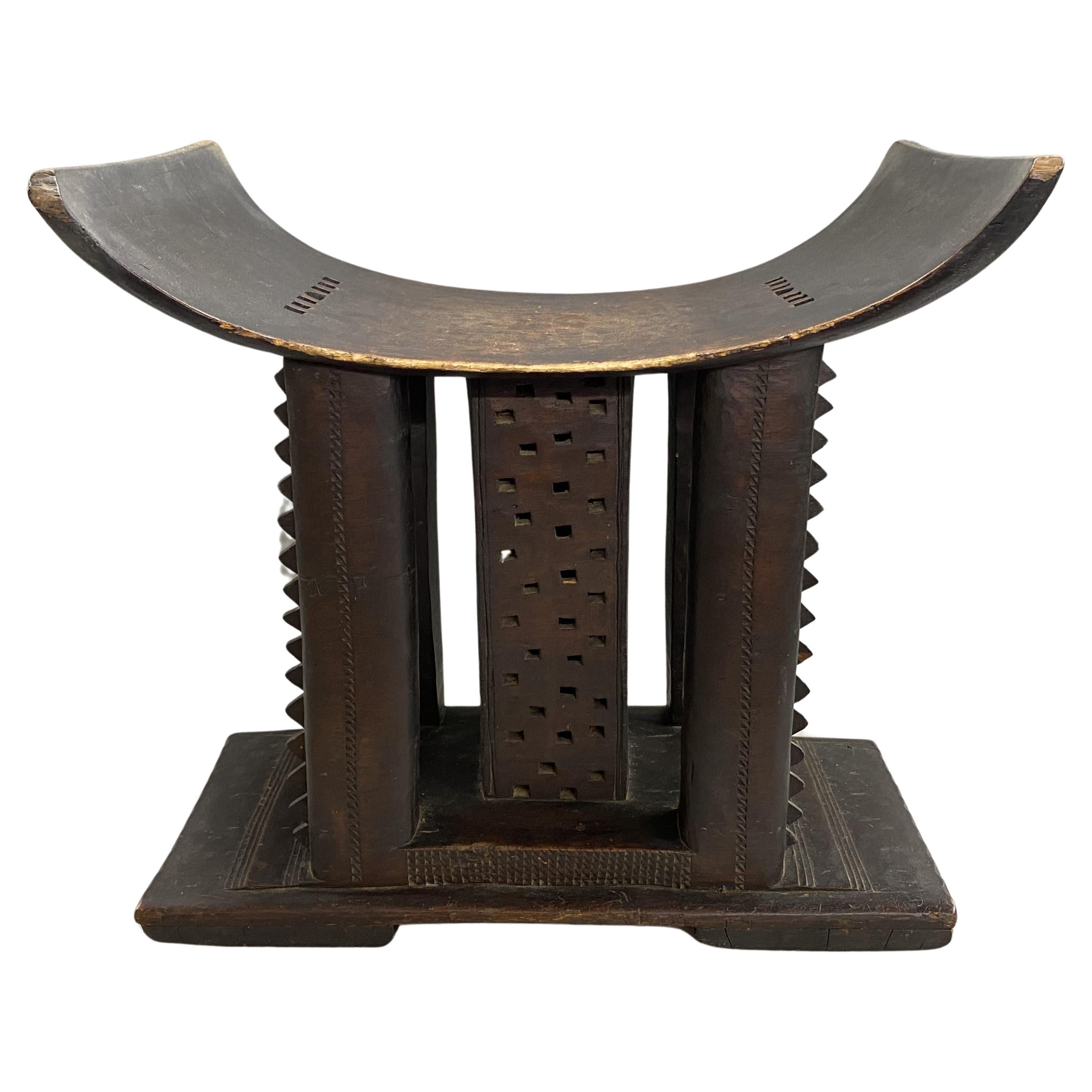 Tabouret sculpté à la main de la tribu Ashanti du début du 20e siècle, Ghana, Afrique