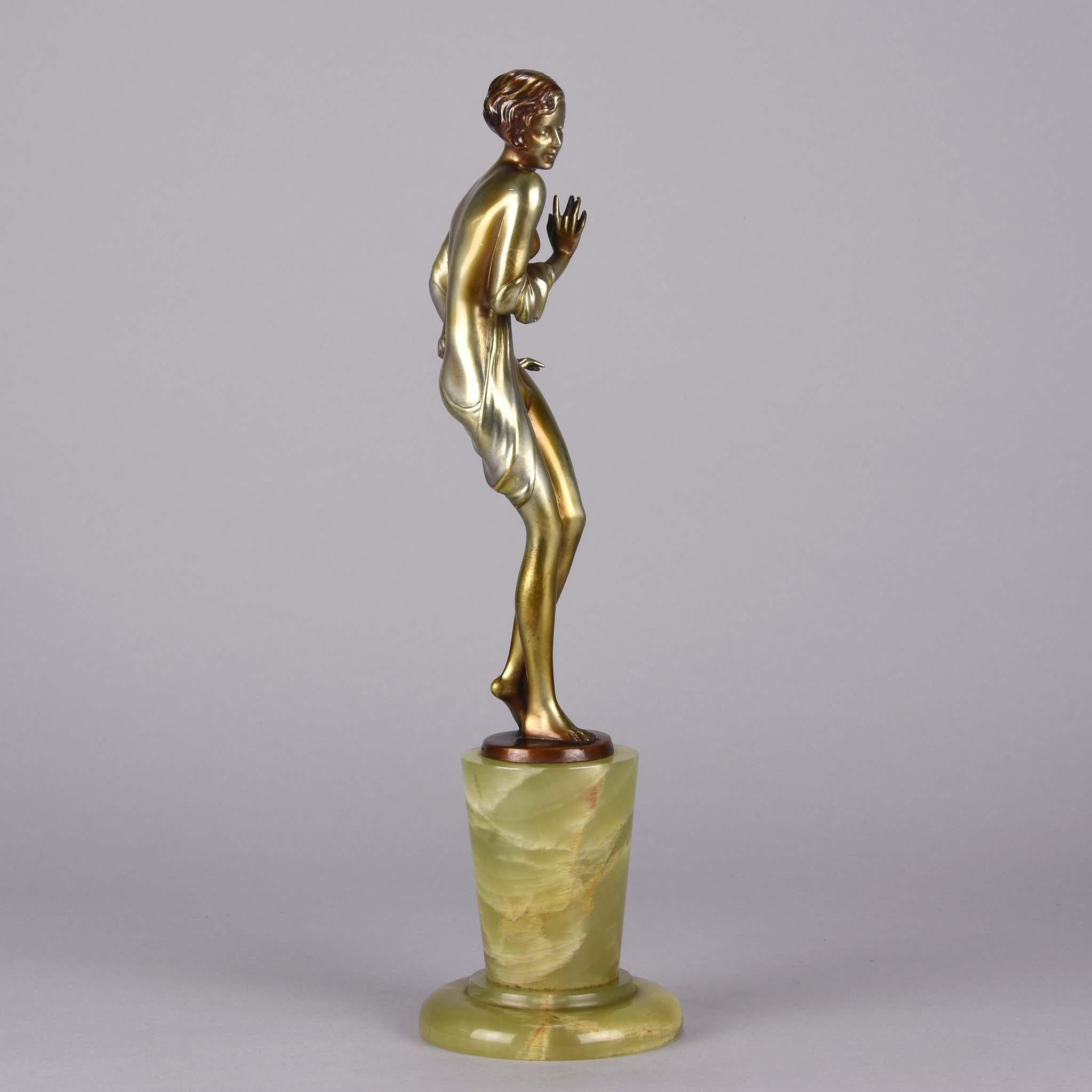 Österreichische Kaltbemalte Bronze des frühen 20. Jahrhunderts „Modesty“ von Josef Lorenzl (Gegossen) im Angebot