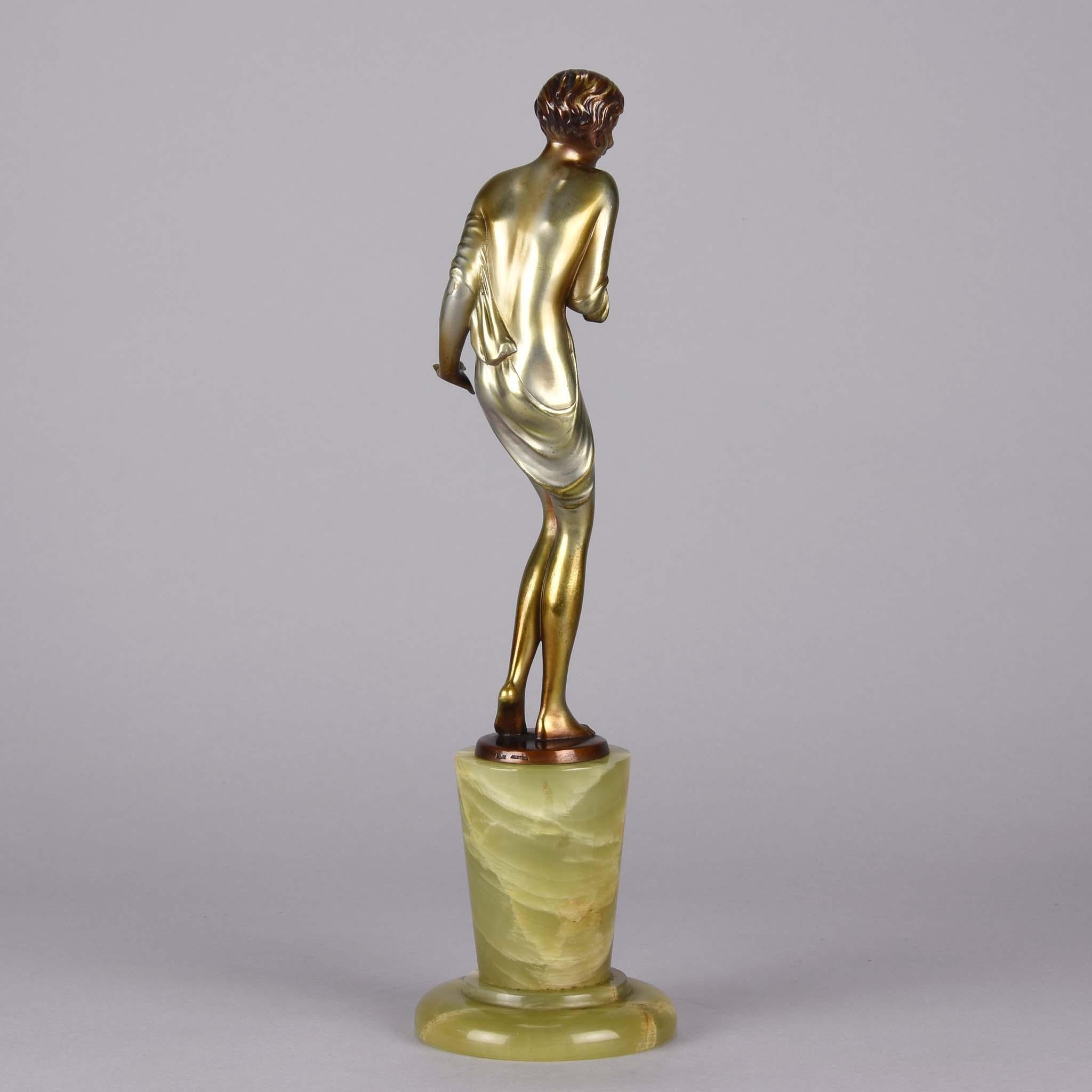 Österreichische Kaltbemalte Bronze des frühen 20. Jahrhunderts „Modesty“ von Josef Lorenzl im Zustand „Hervorragend“ im Angebot in London, GB
