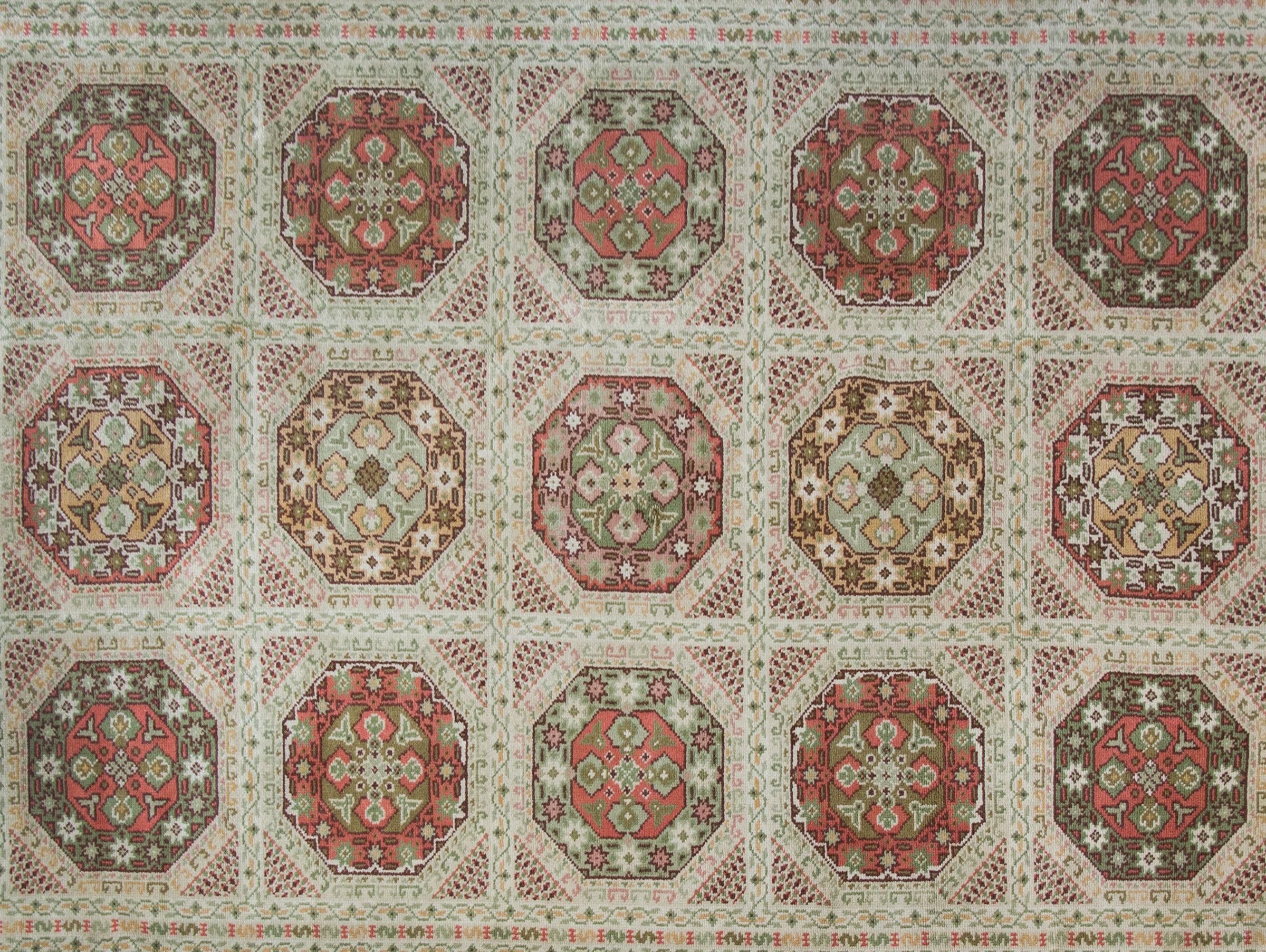 Österreichischer Teppich aus dem frühen 20. im Zustand „Gut“ im Angebot in Chicago, IL