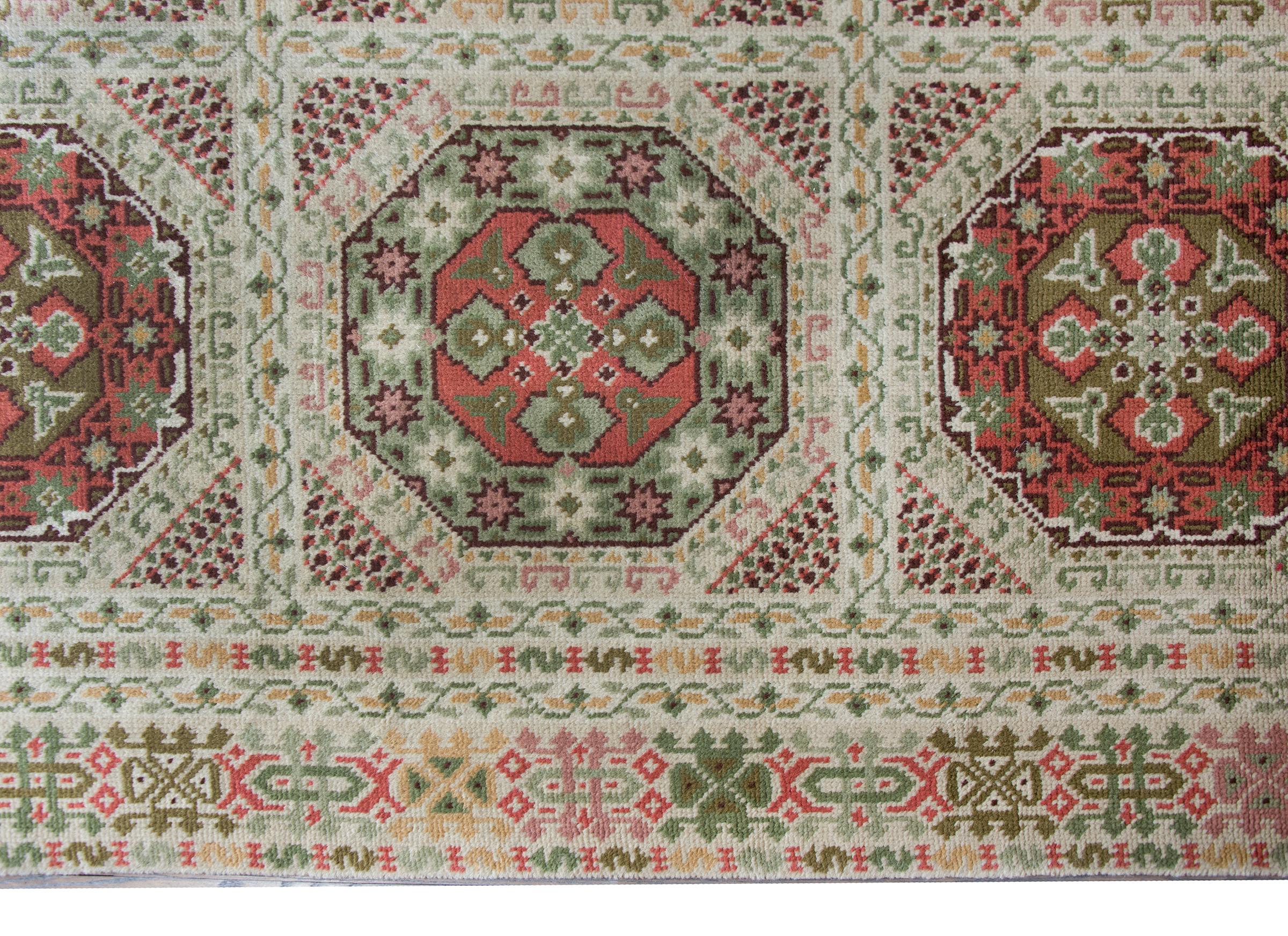 Österreichischer Teppich aus dem frühen 20. (20. Jahrhundert) im Angebot