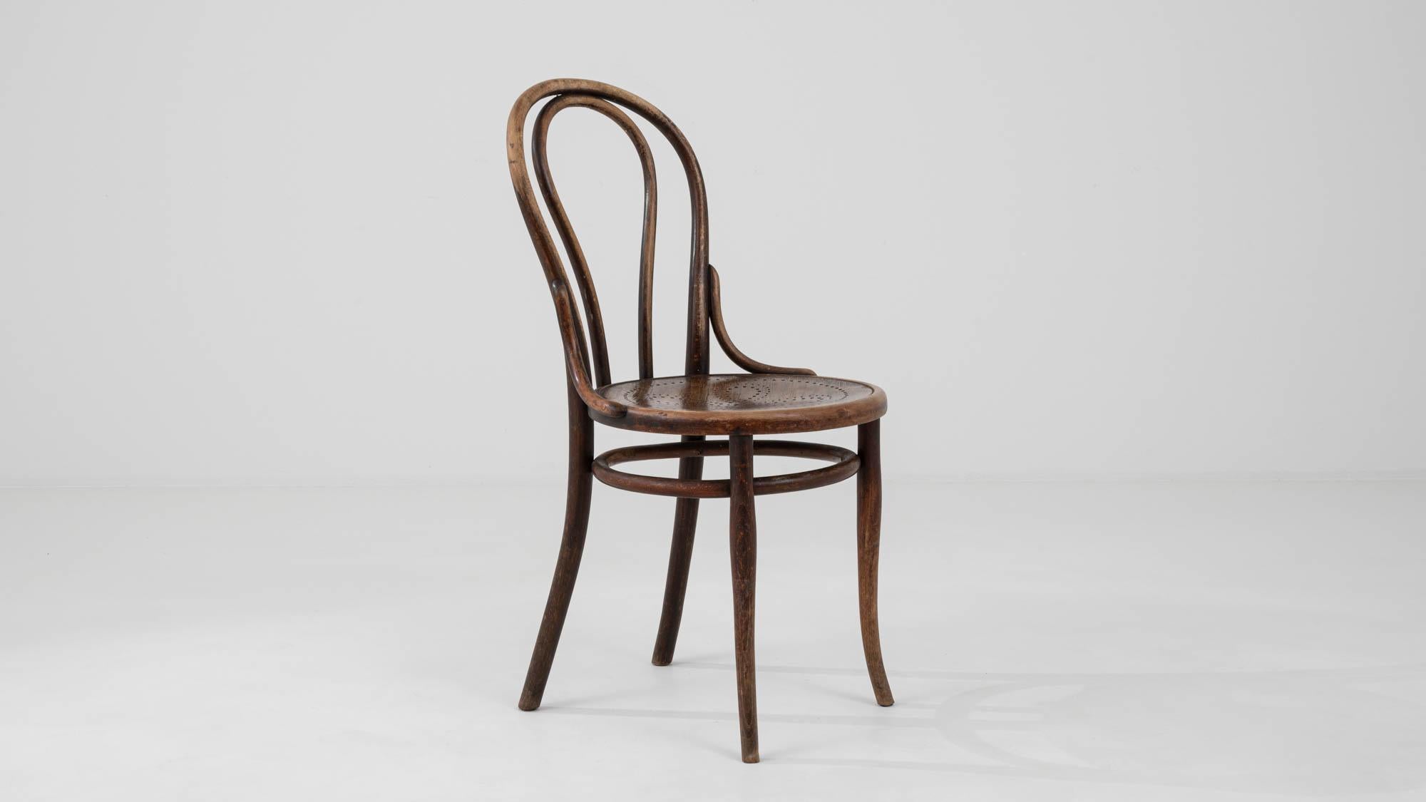 Early 20th Century Austrian Wooden Curved Chair By Thonet For Sale 6