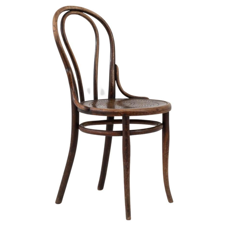 Early 20th Century Austrian Wooden Curved Chair By Thonet For Sale
