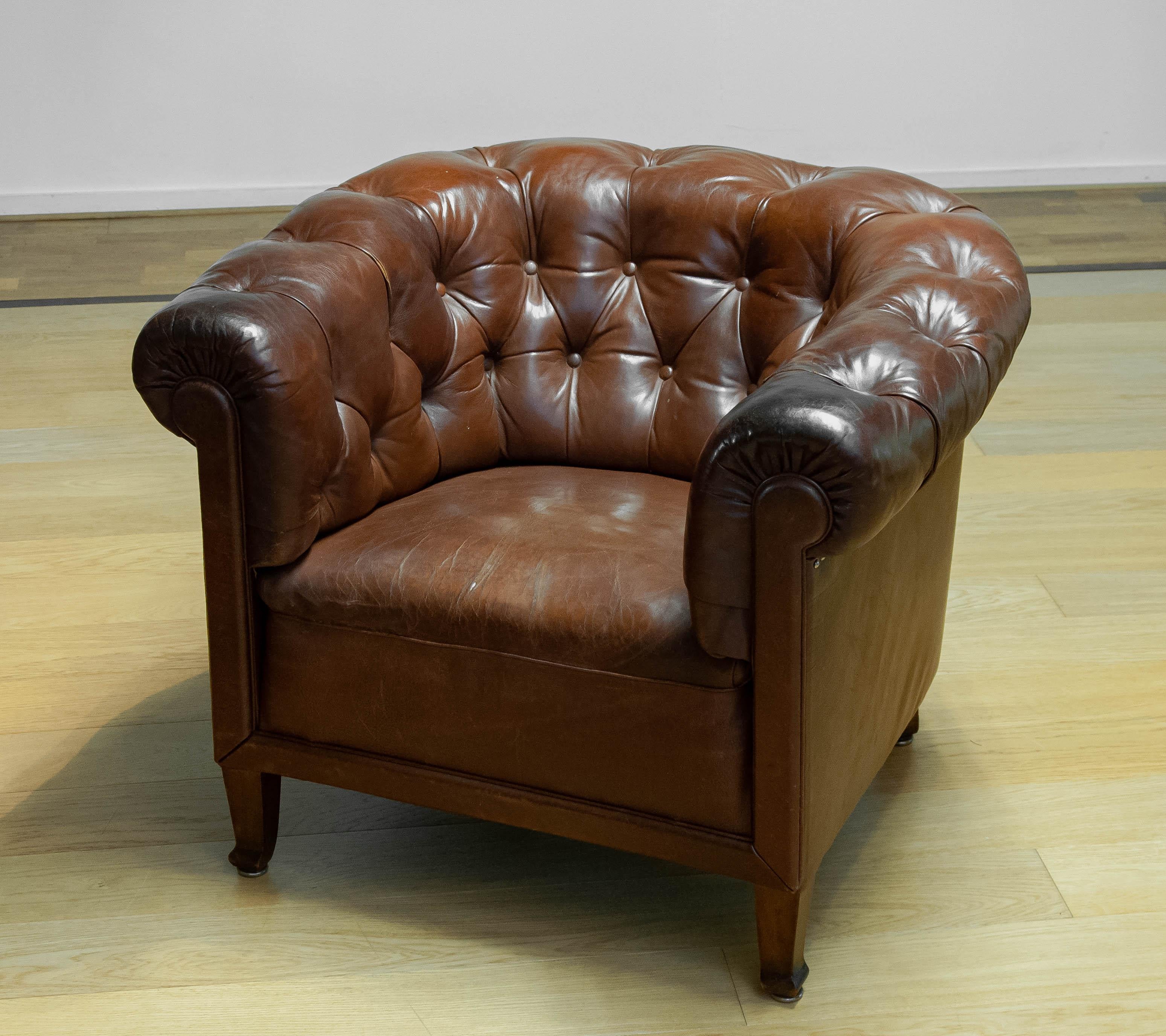 Début du 20ème siècle Authentique Chesterfield suédois en cuir patiné Tan Brown en vente 5