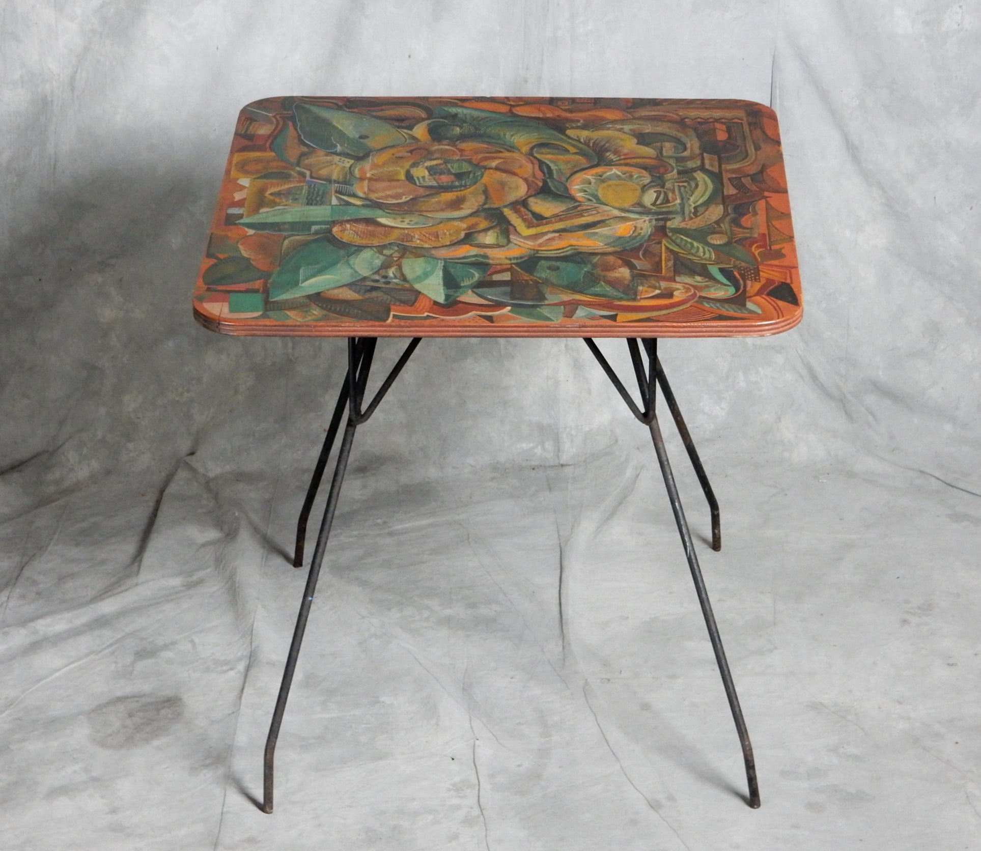  Early 20th-Century Avant-Garde Painted Table with Mexican Muralism Painting For Sale 5